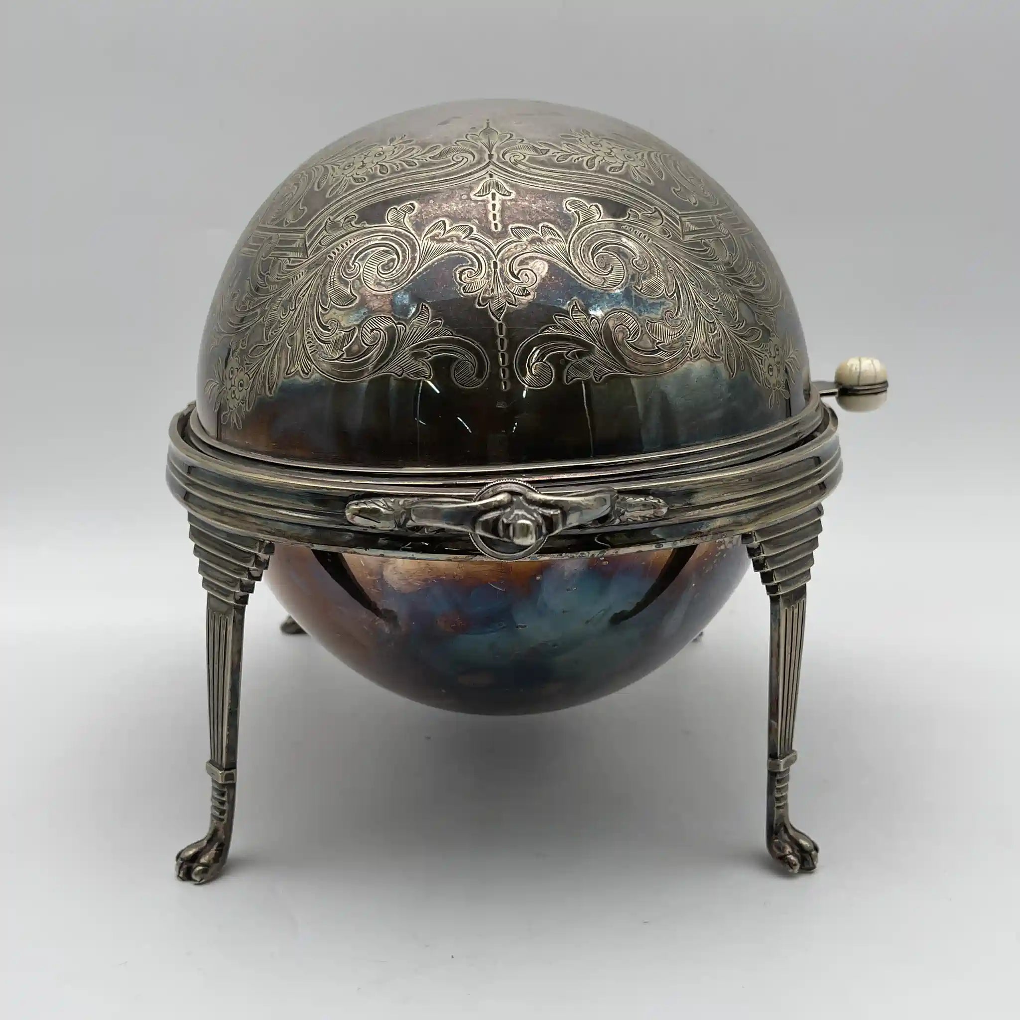 [Antique] Breakfast dish / Estimated early 20C / Silver plate / British / Rotating lid, engraving, monogram