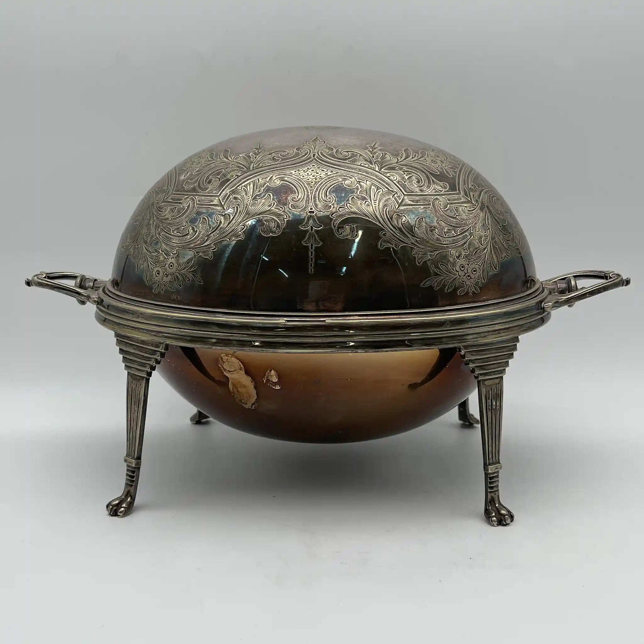 [Antique] Breakfast dish / Estimated early 20C / Silver plate / British / Rotating lid, engraving, monogram