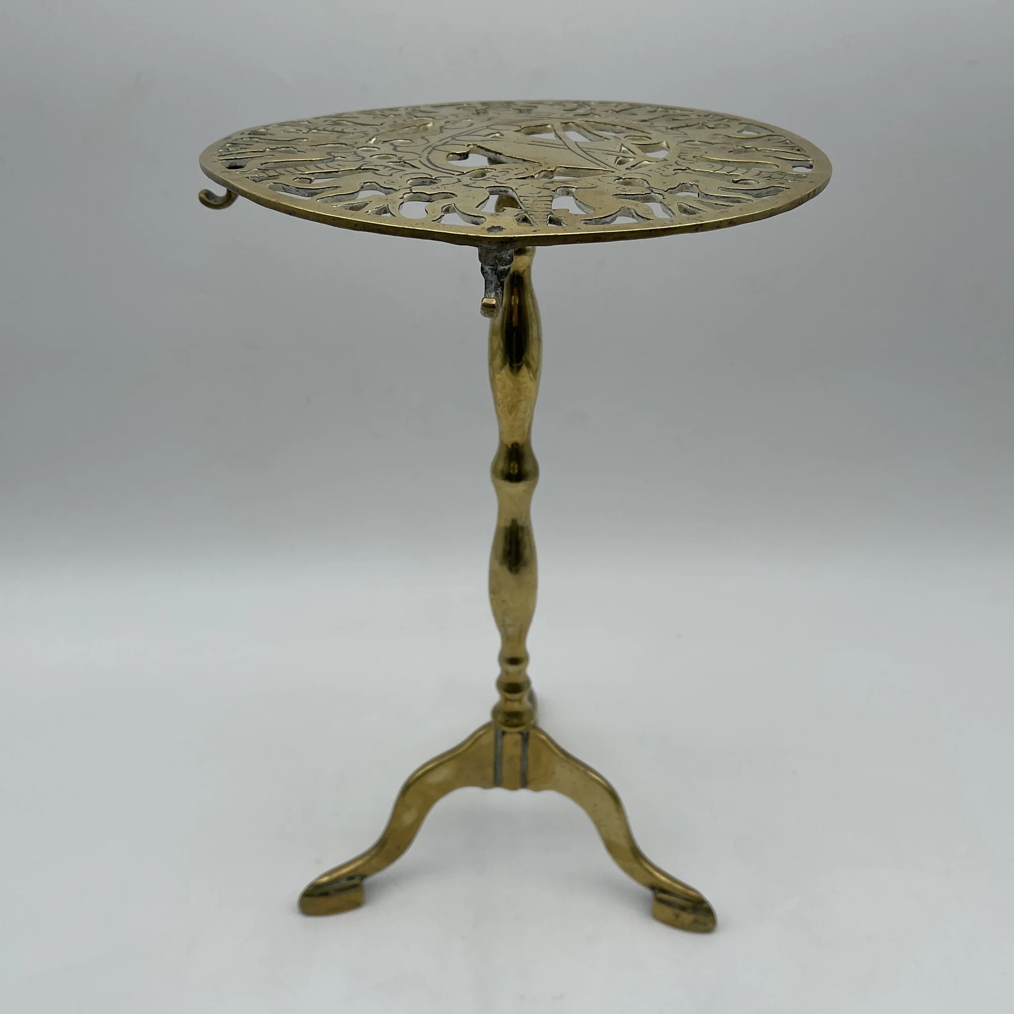 [Antique] Multipurpose stand / Estimated early 20C / Brass / British / With hook, openwork, sailing ship motif