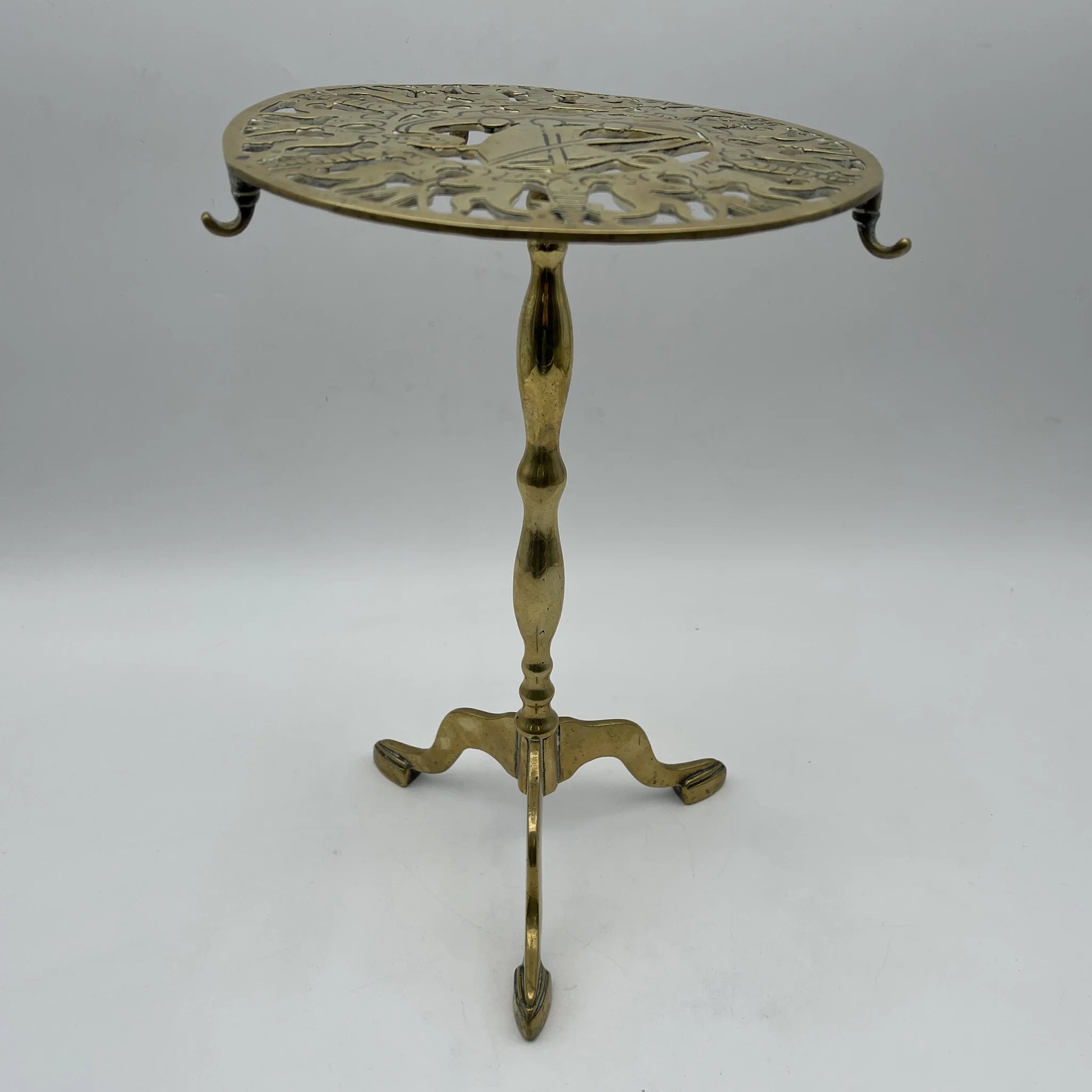 [Antique] Multipurpose stand / Estimated early 20C / Brass / British / With hook, openwork, sailing ship motif