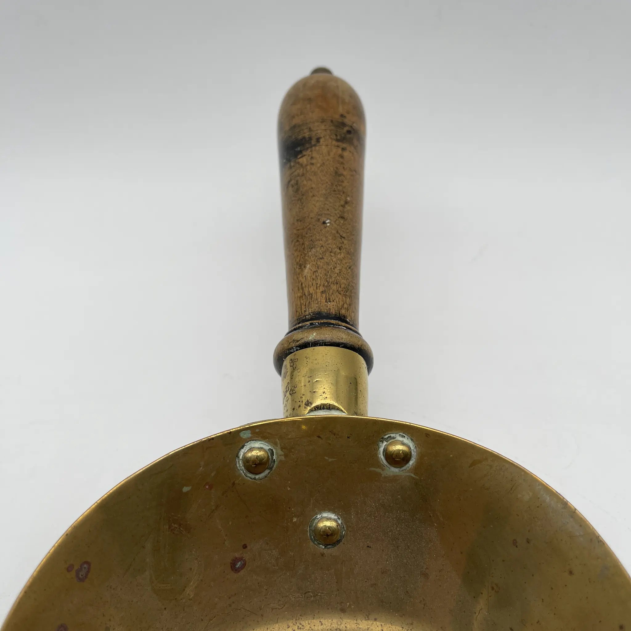 [Antique] Hand scoop / Estimated early 20C / Brass / England / Fire tool, for coal