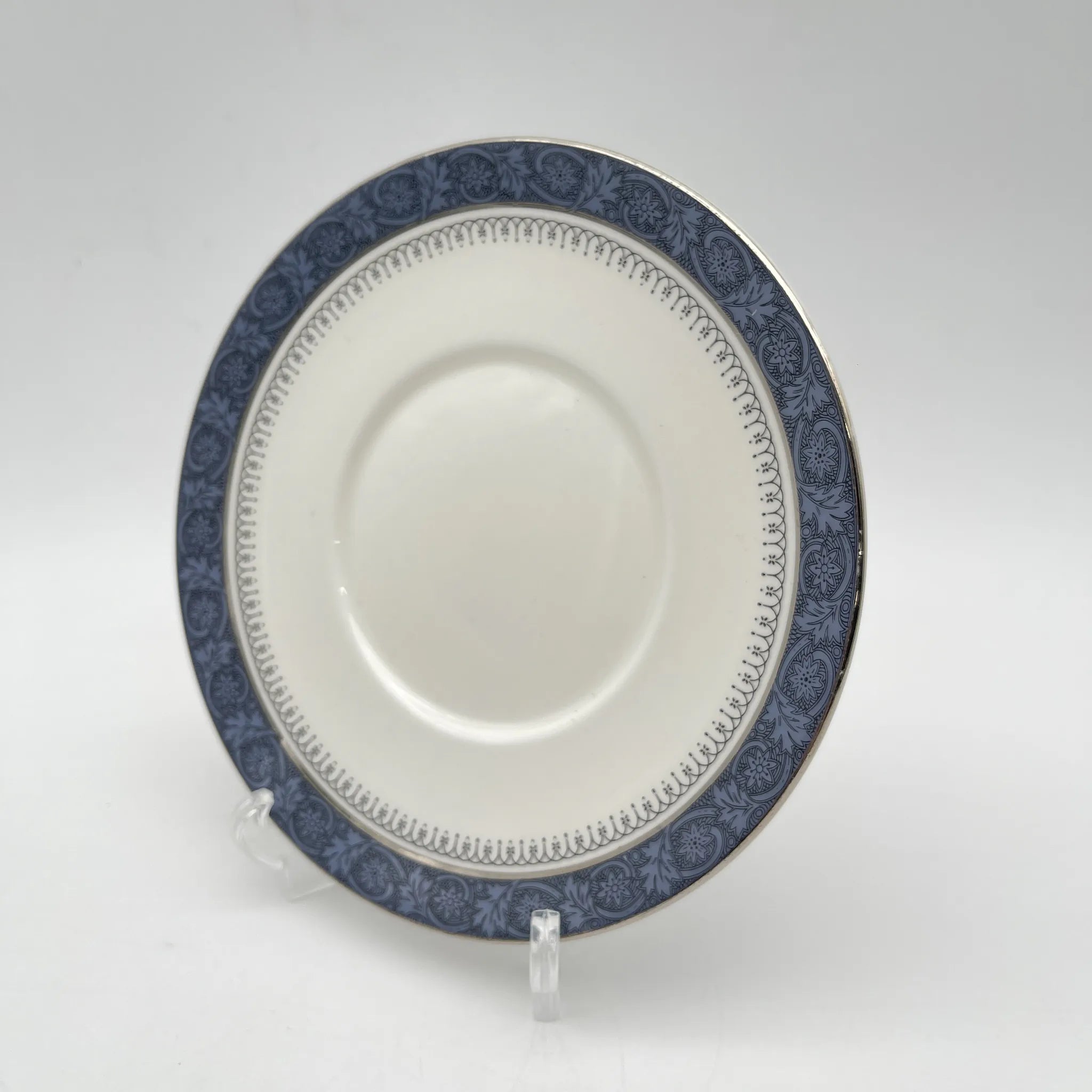 【ビンテージ】 デザートプレート (中皿) / Royal Doulton (ロイヤルドルトン) / Sherbrooke / 1970-1990年代 / Fine Bone China / イギリス / 銀彩, アカンサス, フェストゥーン (花綱)