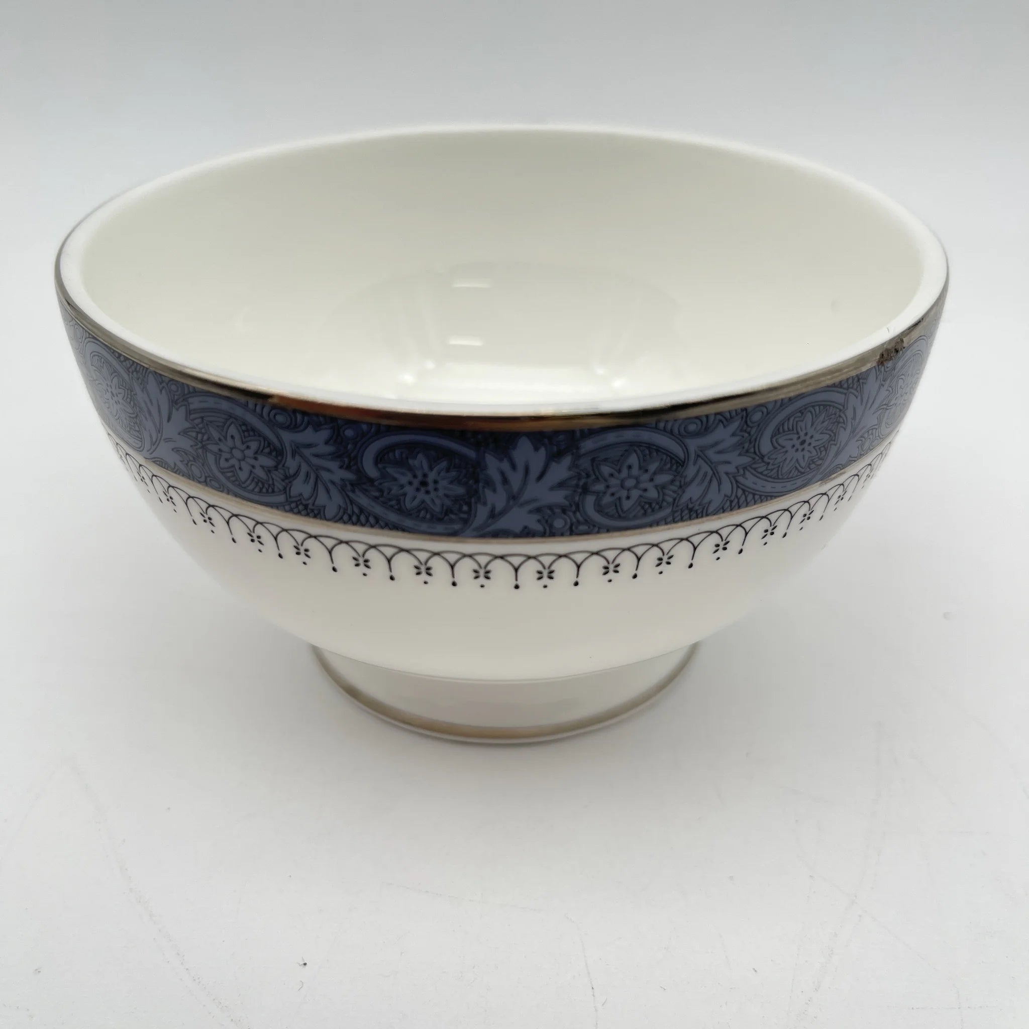 [Vintage] Cafe au lait bowl / Royal Doulton / Sherbrooke / 1970-1990s / Fine Bone China / England / Silver, Acanthus, Festoon (festoon)