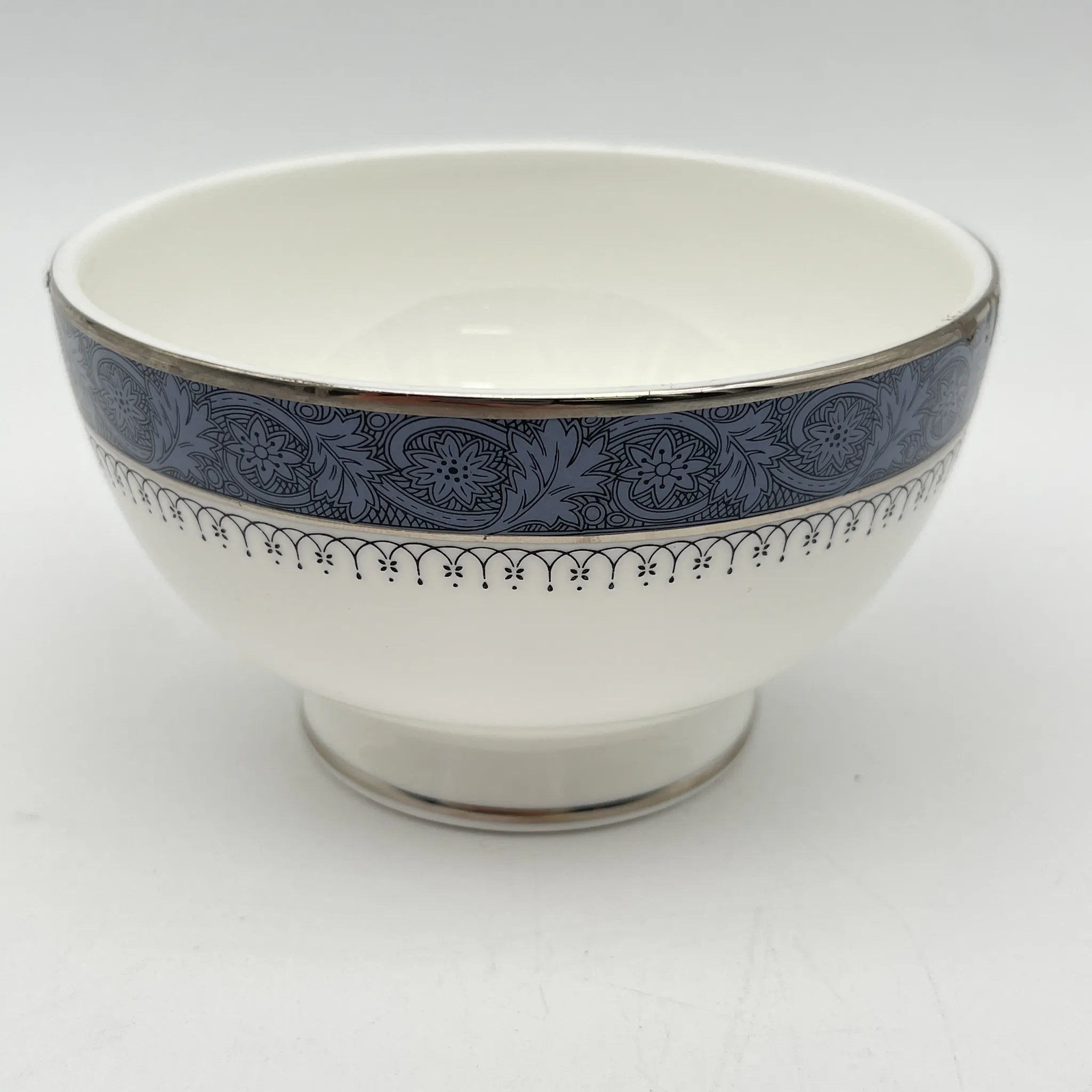 【ビンテージ】 カフェオレボウル / Royal Doulton (ロイヤルドルトン) / Sherbrooke / 1970-1990年代 / Fine Bone China / イギリス / 銀彩, アカンサス, フェストゥーン (花綱)