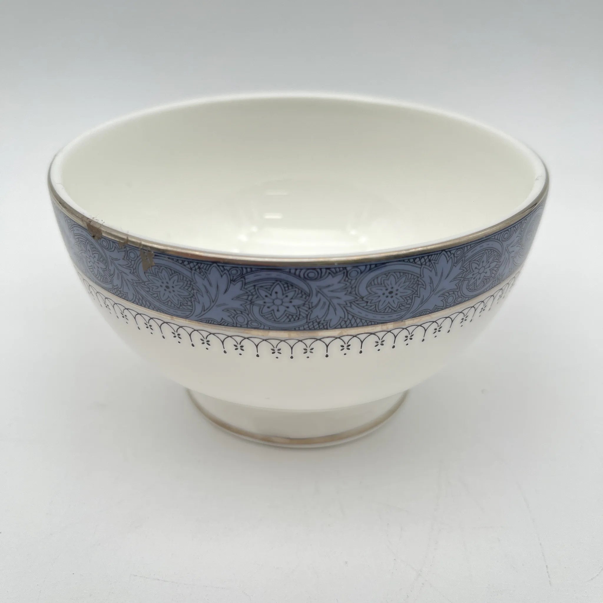 [Vintage] Cafe au lait bowl / Royal Doulton / Sherbrooke / 1970-1990s / Fine Bone China / England / Silver, Acanthus, Festoon (festoon)