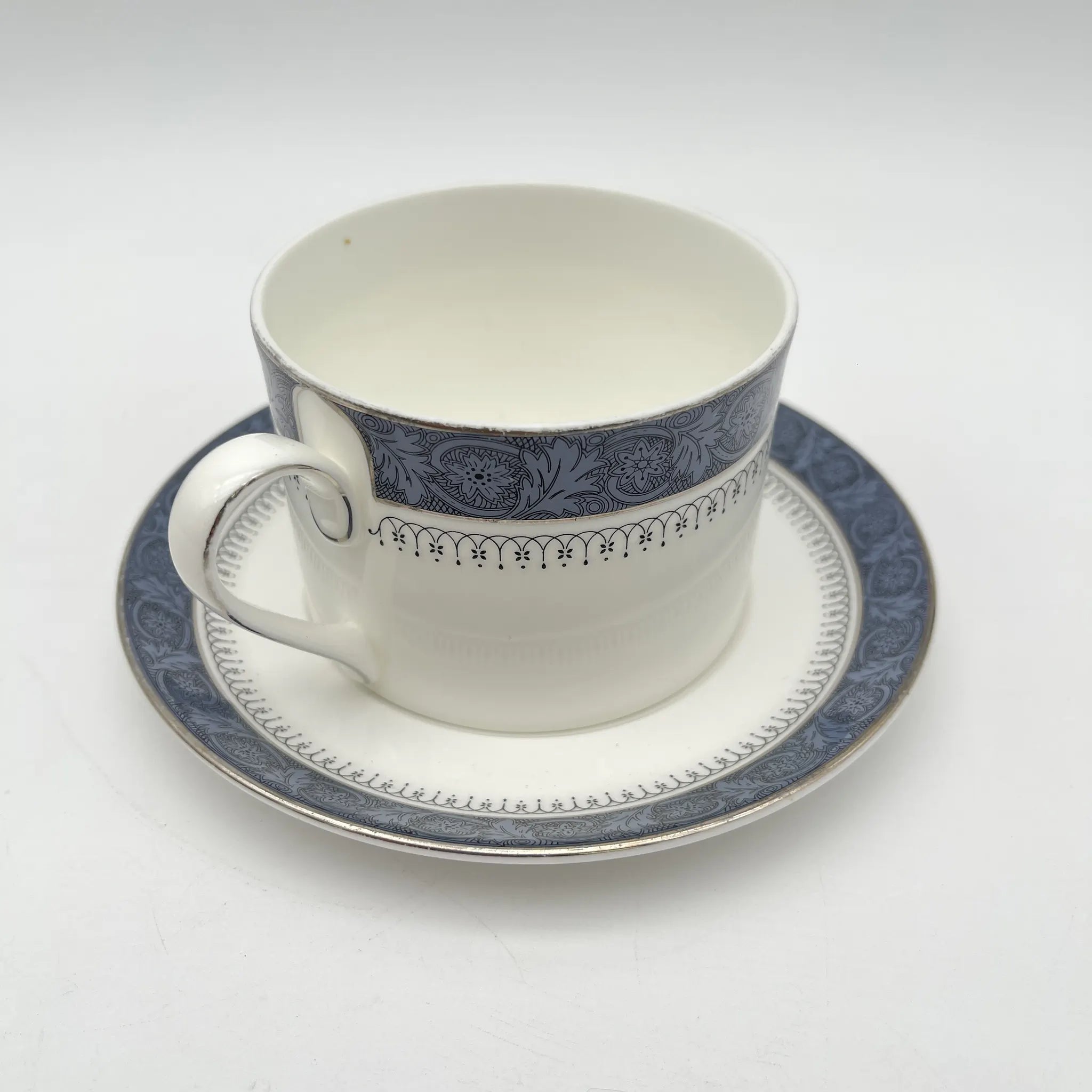[Vintage] Cafe au lait cup and saucer / Royal Doulton / Sherbrooke / 1970-1990s / Fine Bone China / England / Silver, Acanthus, Festoon (festoon)