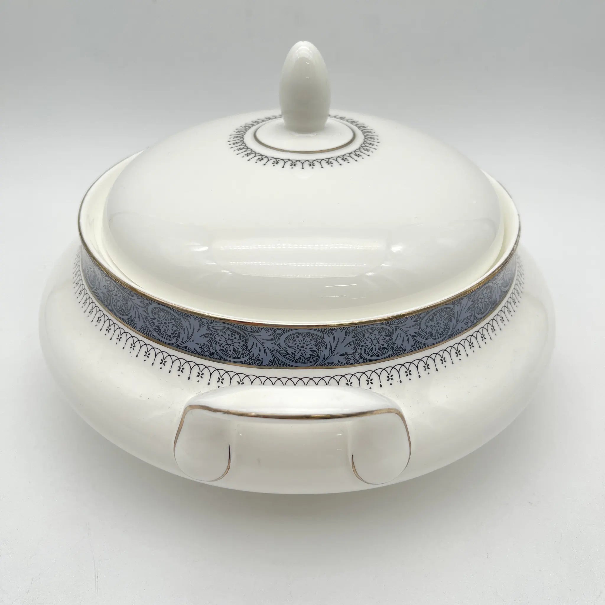 [Vintage] Soupturen / Royal Doulton / Sherbrooke / 1970-1990s / Fine Bone China / England / Silver, Acanthus, Festoon