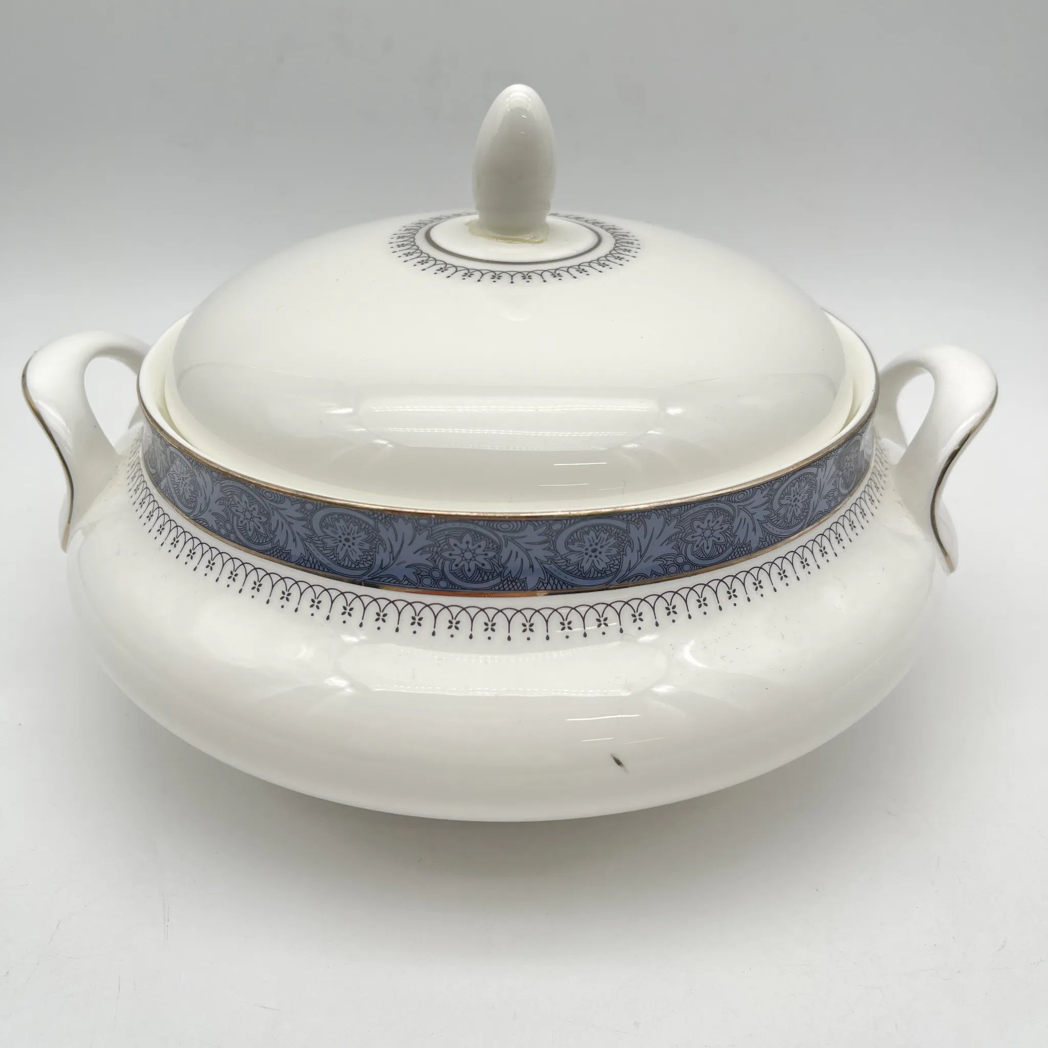 [Vintage] Soupturen / Royal Doulton / Sherbrooke / 1970-1990s / Fine Bone China / England / Silver, Acanthus, Festoon
