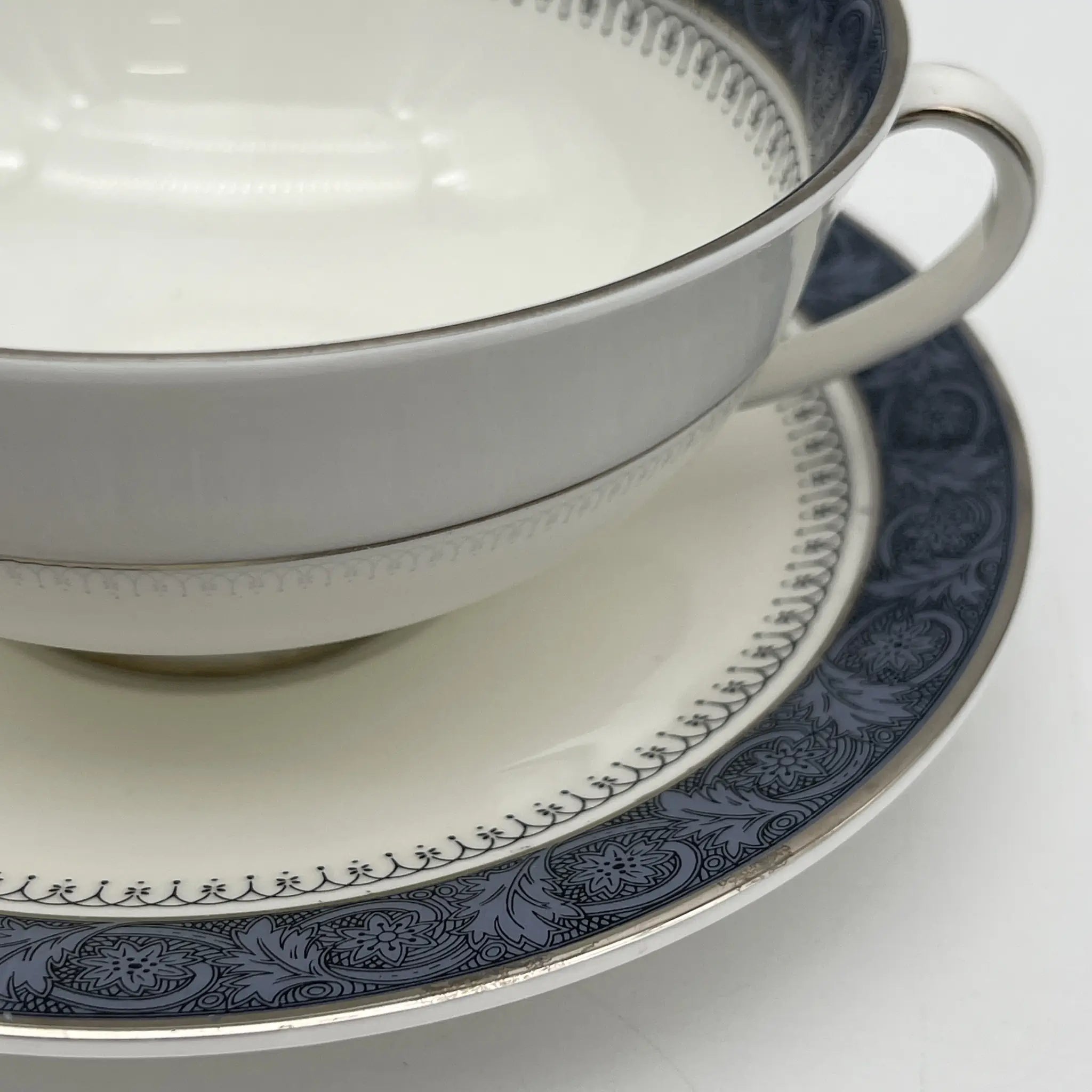 [Vintage] Soup cup & saucer 2P / Royal Doulton / Sherbrooke / 1970-1990s / Fine Bone China / England / Silver, Acanthus, Festoon (festoon)