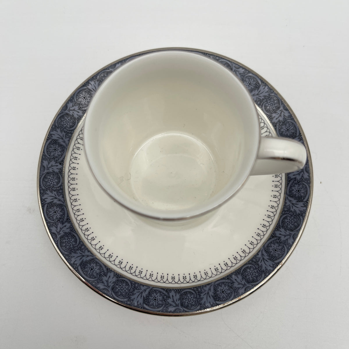 Royal Doulton / Cup & Saucer (Coffee Cup) / Sherbrooke / 1970-1990s / Fine Bone China / England / Silver, Acanthus, Coffee Cup, Set of 2 / [Vintage]