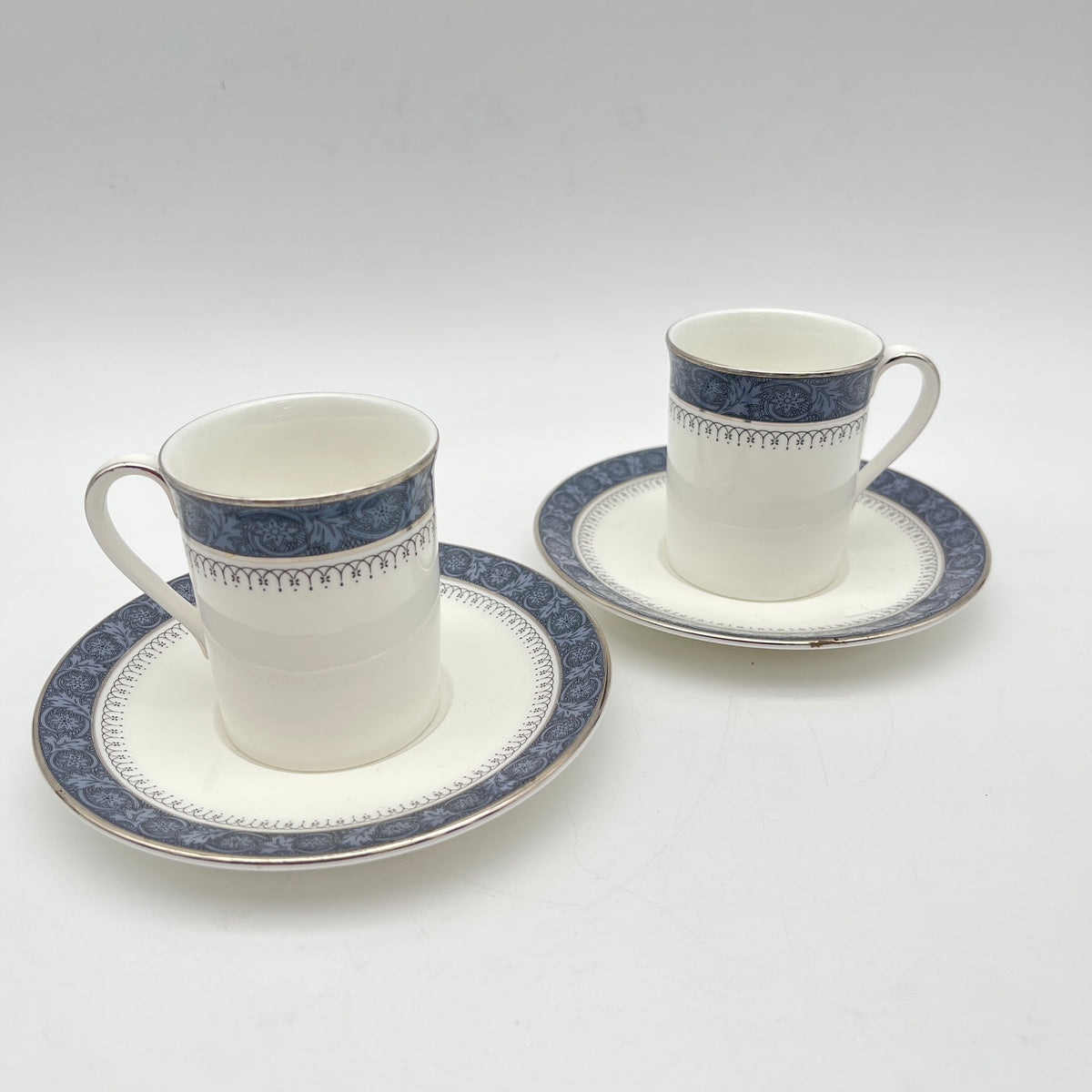 Royal Doulton (ロイヤルドルトン) / カップ＆ソーサー(コーヒーカップ) / Sherbrooke / 1970-1990年代 / Fine Bone China / イギリス / 銀彩, アカンサス,コーヒーカップ,2点セット / [ビンテージ]