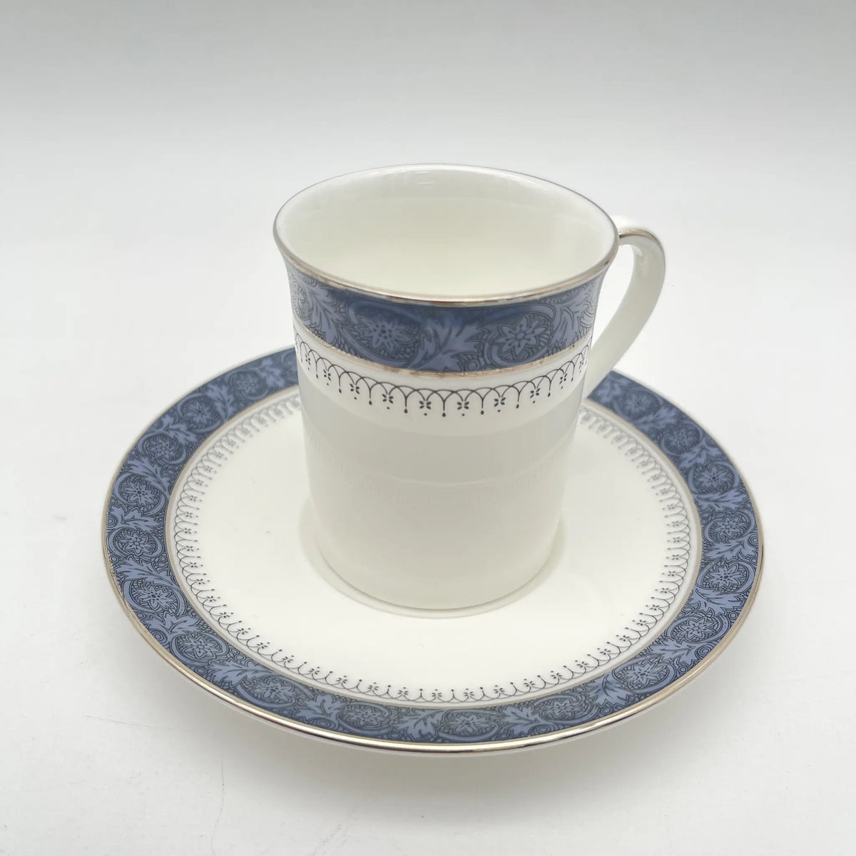 Royal Doulton（皇家道尔顿）/杯&碟子（咖啡杯）/ Sherbrooke / 1970-1990年代/ Fine Bone China /英国/ 银色，簕杜鹃，咖啡杯，蓝色/[葡萄酒]