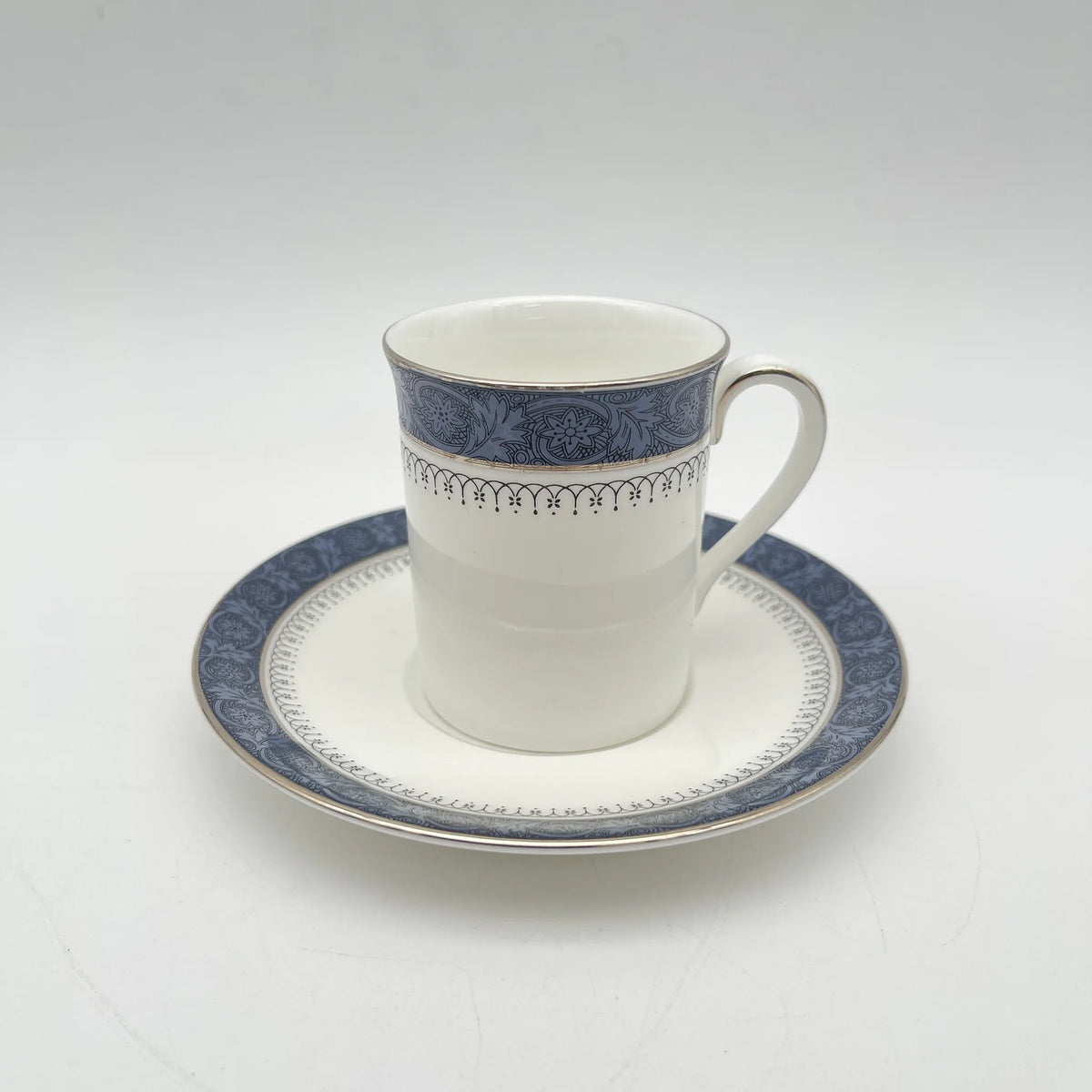 Royal Doulton（皇家道尔顿）/杯&碟子（咖啡杯）/ Sherbrooke / 1970-1990年代/ Fine Bone China /英国/ 银色，簕杜鹃，咖啡杯，蓝色/[葡萄酒]