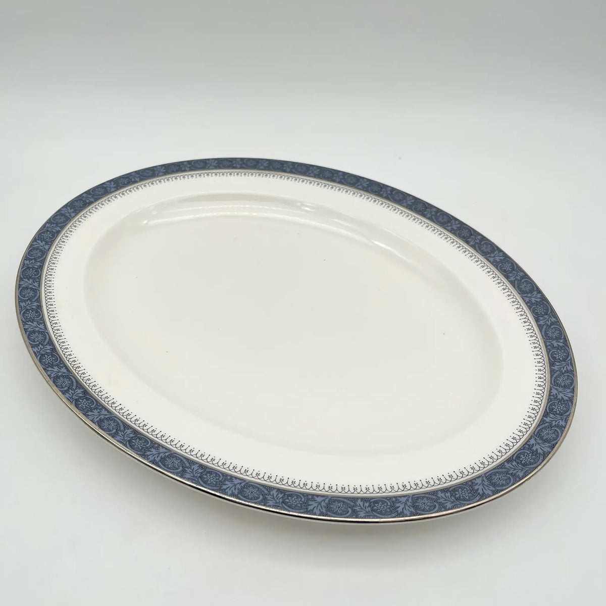 Royal Doulton / Oval serving plate (large plate) / Sherbrooke / 1970-1990s / Fine Bone China / England / Silver, acanthus, blue, Western tableware, dessert plate / [Vintage]