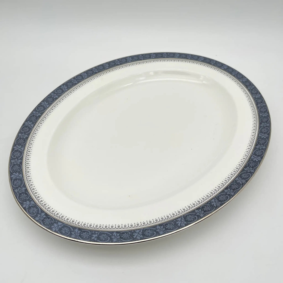 Royal Doulton / Oval serving plate (large plate) / Sherbrooke / 1970-1990s / Fine Bone China / England / Silver, acanthus, blue, Western tableware, dessert plate / [Vintage]