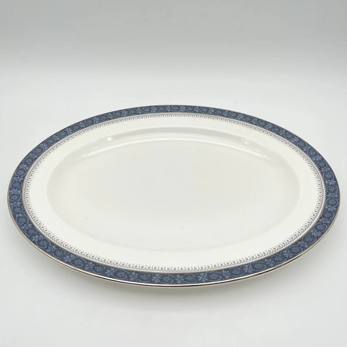 Royal Doulton / Oval serving plate (large plate) / Sherbrooke / 1970-1990s / Fine Bone China / England / Silver, acanthus, blue, Western tableware, dessert plate / [Vintage]