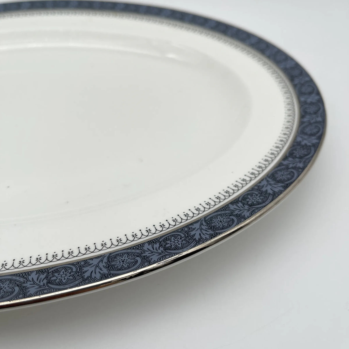Royal Doulton / Oval serving plate (large plate) / Sherbrooke / 1970-1990s / Fine Bone China / England / Silver, acanthus, blue, Western tableware, dessert plate / [Vintage]