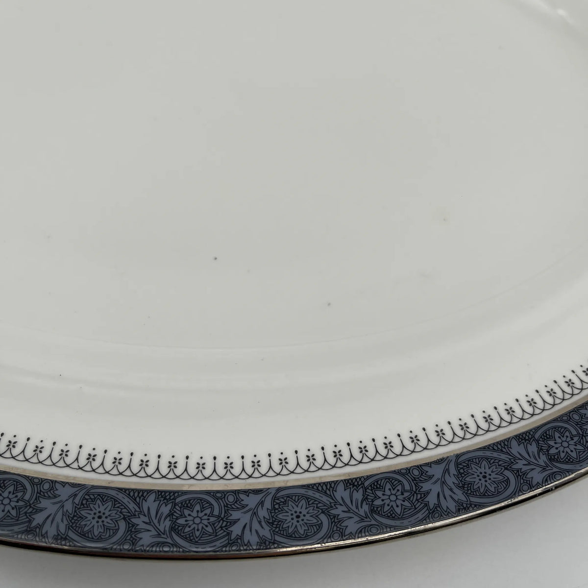 Royal Doulton / Oval serving plate (large plate) / Sherbrooke / 1970-1990s / Fine Bone China / England / Silver, acanthus, blue, Western tableware, dessert plate / [Vintage]