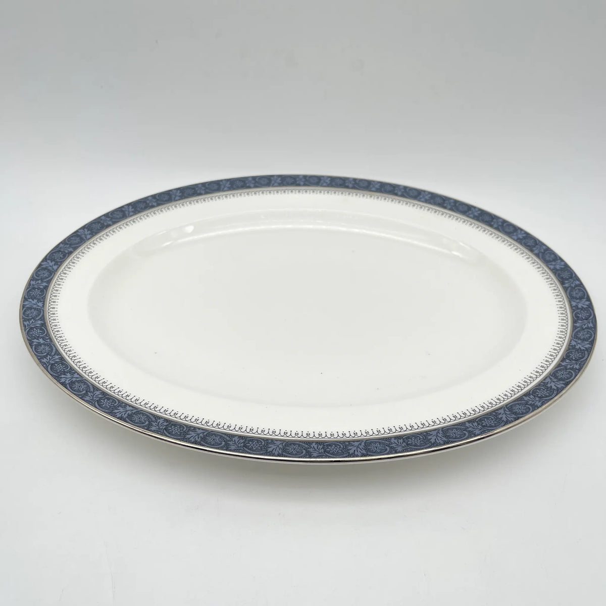 Royal Doulton / Oval serving plate (large plate) / Sherbrooke / 1970-1990s / Fine Bone China / England / Silver, acanthus, blue, Western tableware, dessert plate / [Vintage]