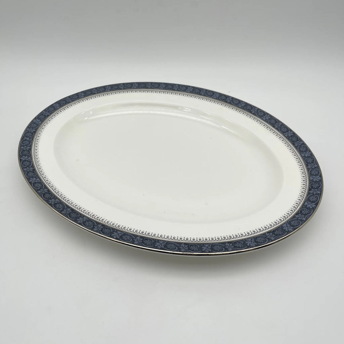 Royal Doulton / Oval serving plate (large plate) / Sherbrooke / 1970-1990s / Fine Bone China / England / Silver, acanthus, blue, Western tableware, dessert plate / [Vintage]