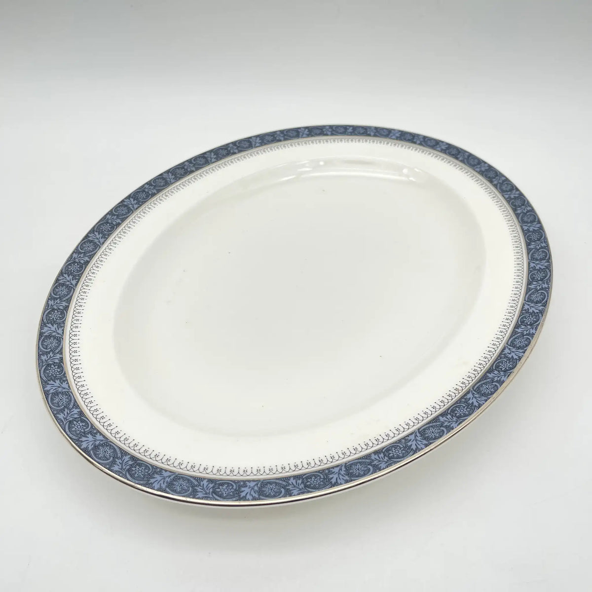 Royal Doulton / Oval serving plate (large plate) / Sherbrooke / 1970-1990s / Fine Bone China / England / Silver, acanthus, blue, Western tableware, dessert plate / [Vintage]