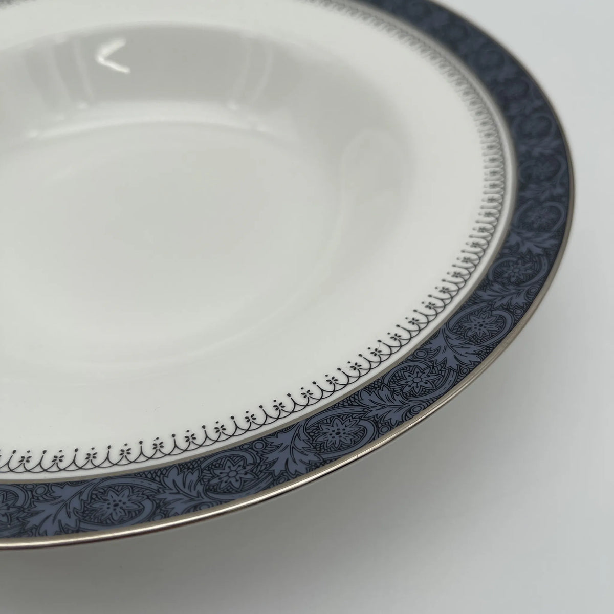 Royal Doulton / Soup plate (deep plate) / Sherbrooke / 1970-1990s / Fine Bone China / England / Silver, acanthus, blue, Western tableware, dessert plate / [Vintage]