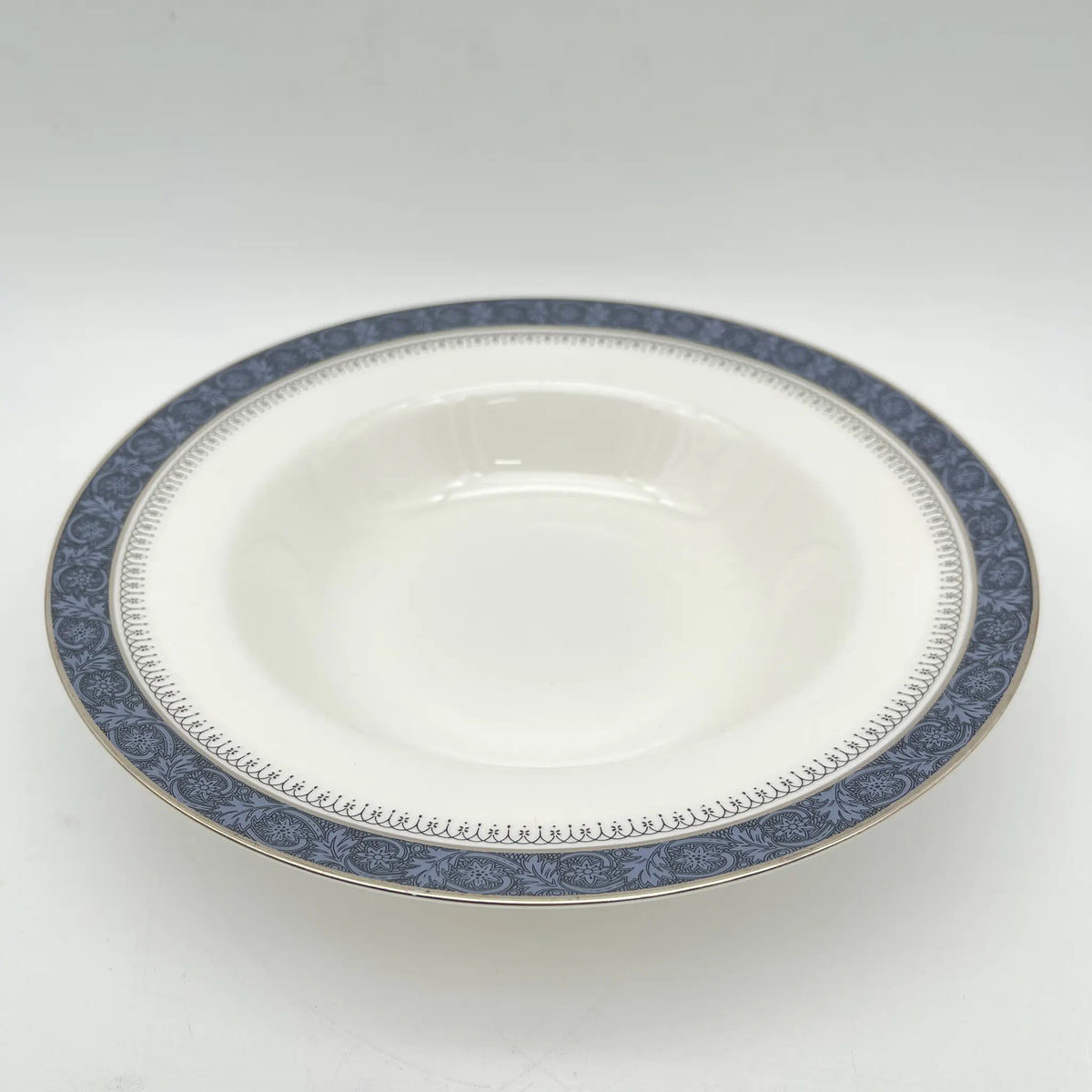 Royal Doulton (ロイヤルドルトン) / スーププレート (深皿) / Sherbrooke / 1970-1990年代 / Fine Bone China / イギリス / 銀彩, アカンサス,ブルー,洋食器,デザートプレート / [ビンテージ]