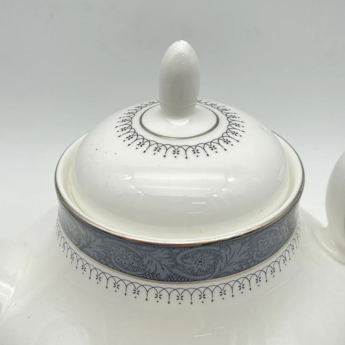 Royal Doulton / Teapot (coffee pod) / Sherbrooke / 1970-1990s / Fine Bone China / England / Silver, acanthus, blue, Western tableware, tea time, coffee pot / [Vintage]