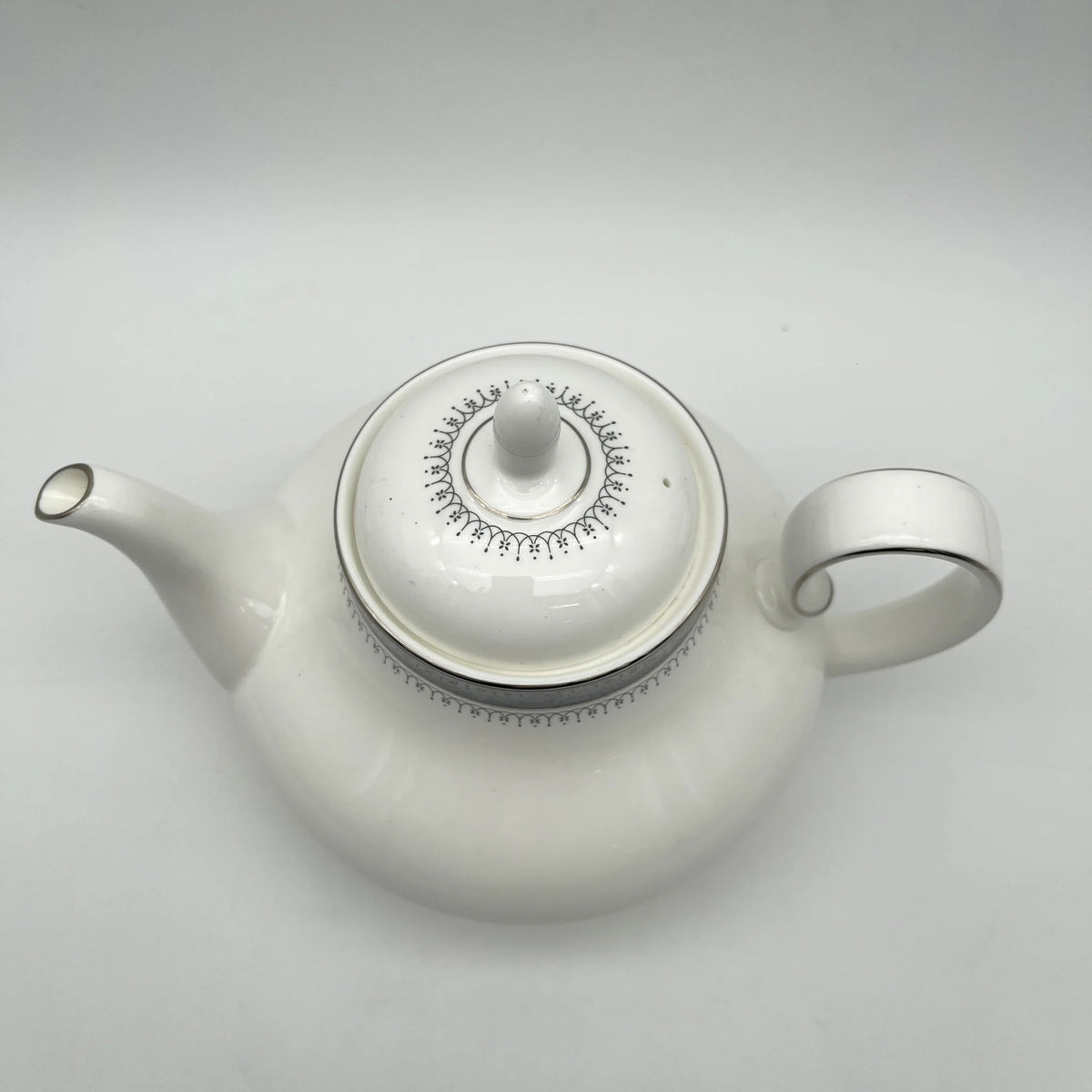 Royal Doulton / Teapot (coffee pod) / Sherbrooke / 1970-1990s / Fine Bone China / England / Silver, acanthus, blue, Western tableware, tea time, coffee pot / [Vintage]