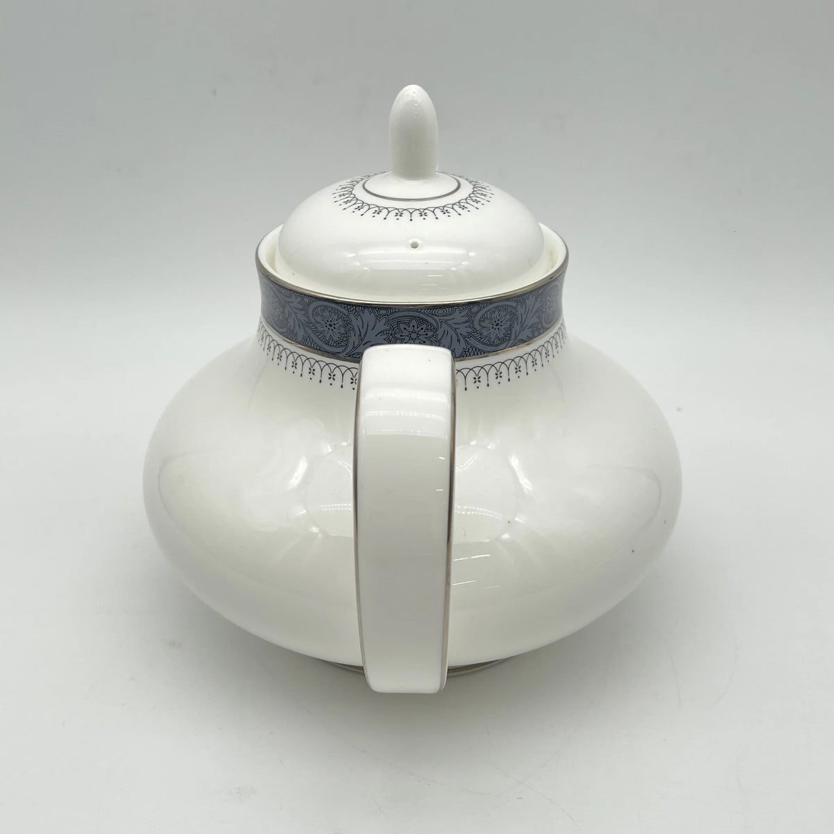 Royal Doulton / Teapot (coffee pod) / Sherbrooke / 1970-1990s / Fine Bone China / England / Silver, acanthus, blue, Western tableware, tea time, coffee pot / [Vintage]