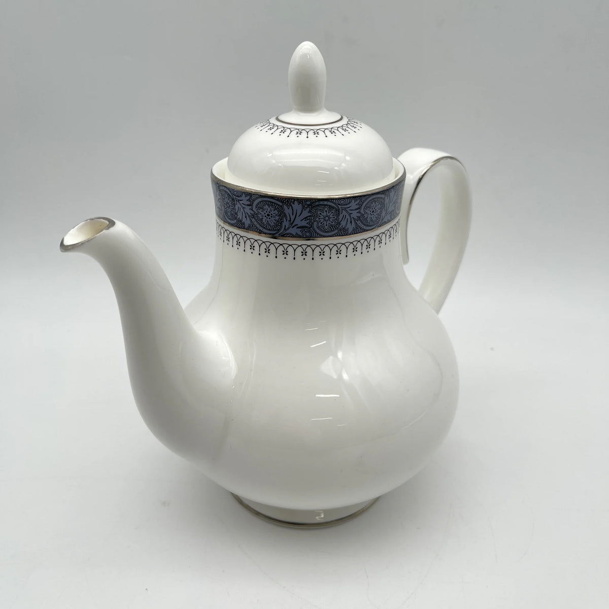 Royal Doulton / Teapot (coffee pod) / Sherbrooke / 1970-1990s / Fine Bone China / England / Silver, acanthus, blue, Western tableware, tea time, coffee pot / [Vintage]