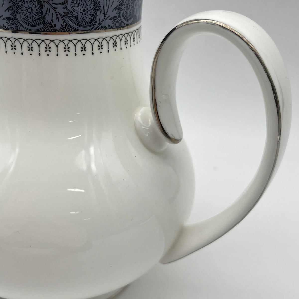 Royal Doulton / Teapot (coffee pod) / Sherbrooke / 1970-1990s / Fine Bone China / England / Silver, acanthus, blue, Western tableware, tea time, coffee pot / [Vintage]