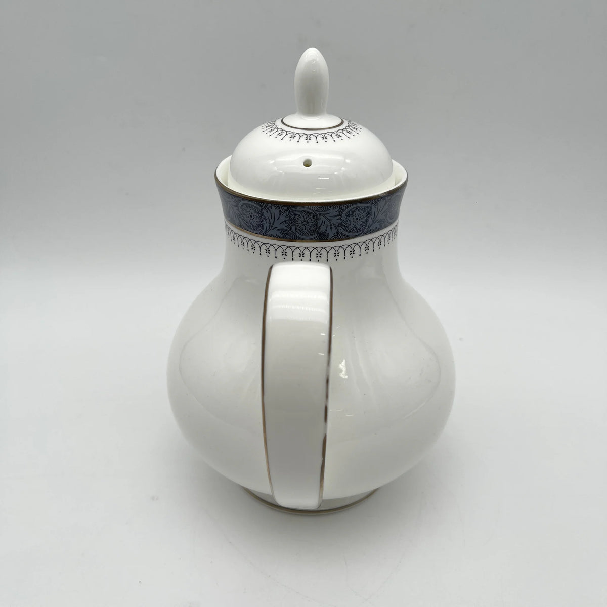 Royal Doulton / Teapot (coffee pod) / Sherbrooke / 1970-1990s / Fine Bone China / England / Silver, acanthus, blue, Western tableware, tea time, coffee pot / [Vintage]