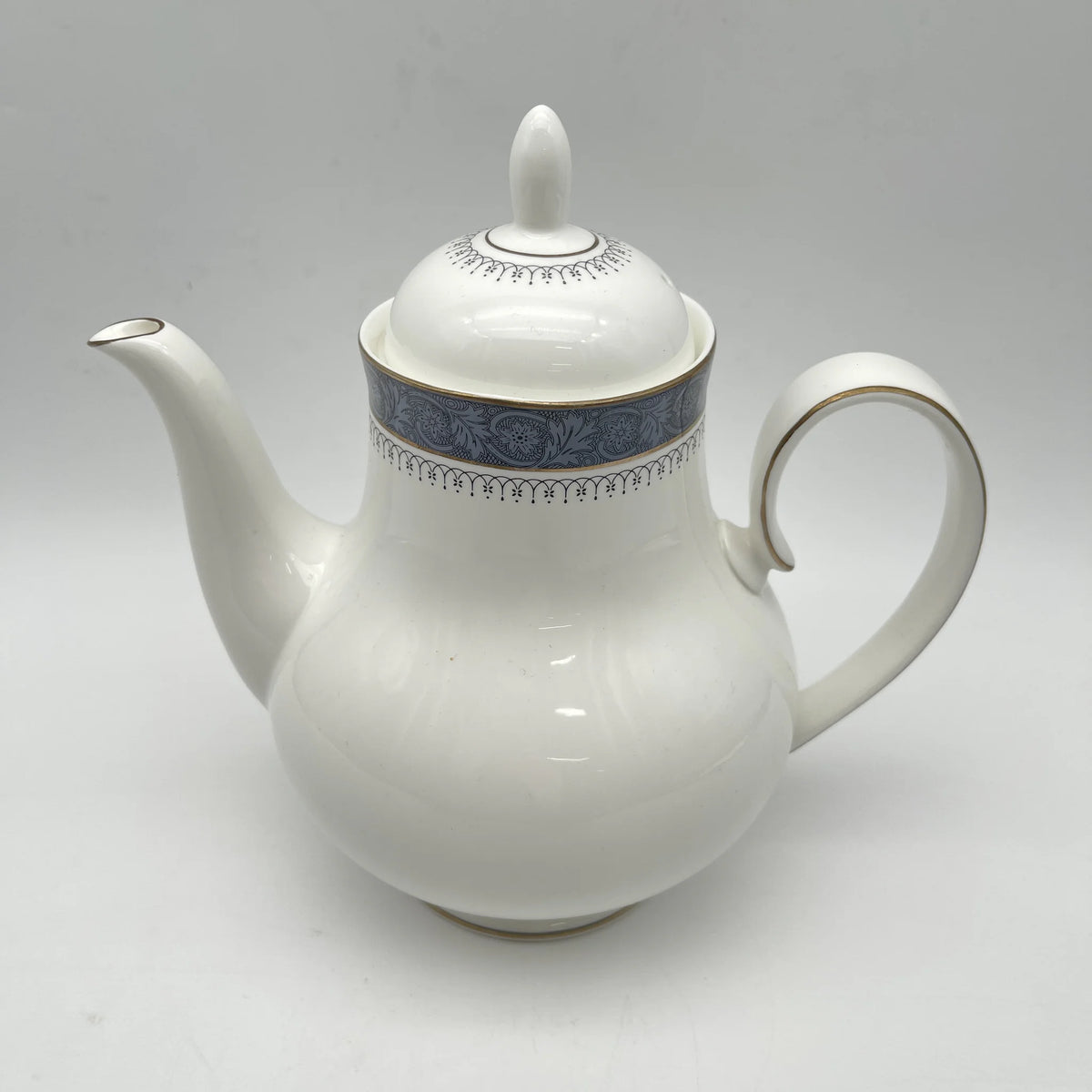 Royal Doulton (ロイヤルドルトン) / ティーポット(コーヒーポッド) / Sherbrooke / 1970-1990年代 / Fine Bone China / イギリス / 銀彩, アカンサス,ブルー,洋食器,ティータイム,コーヒーポット / [ビンテージ]