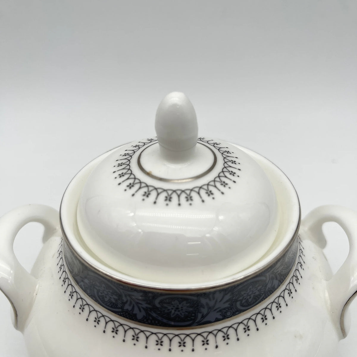 Royal Doulton / Sugar Bowl (Sugar Pot) / Sherbrooke / 1970-1990s / Fine Bone China / England / Silver, Acanthus, Blue, Western Tableware, Tea Time, Coffee Pot / [Vintage]