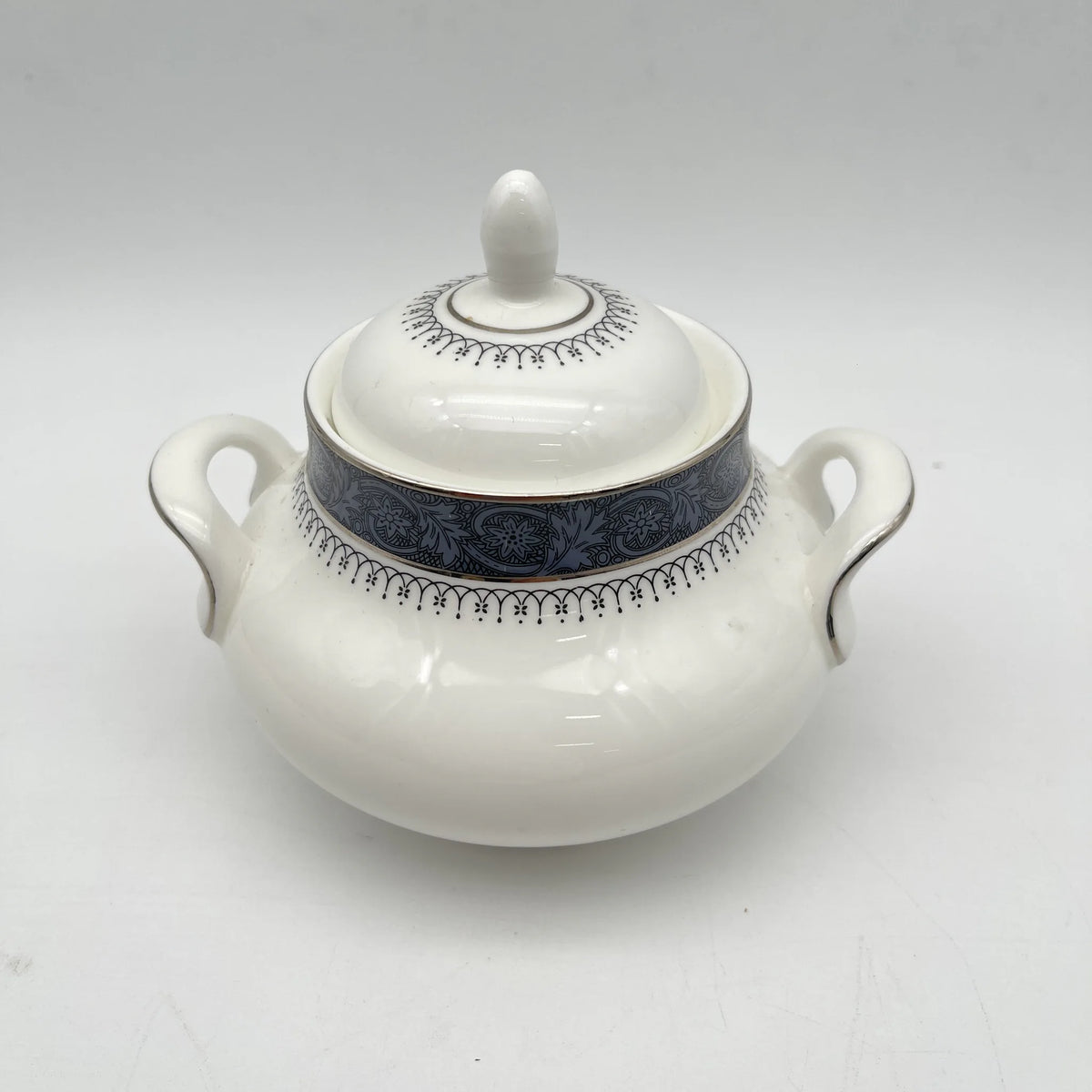 Royal Doulton (ロイヤルドルトン) / シュガーボウル (シュガーポット) / Sherbrooke / 1970-1990年代 / Fine Bone China / イギリス / 銀彩, アカンサス,ブルー,洋食器,ティータイム,コーヒーポット / [ビンテージ]