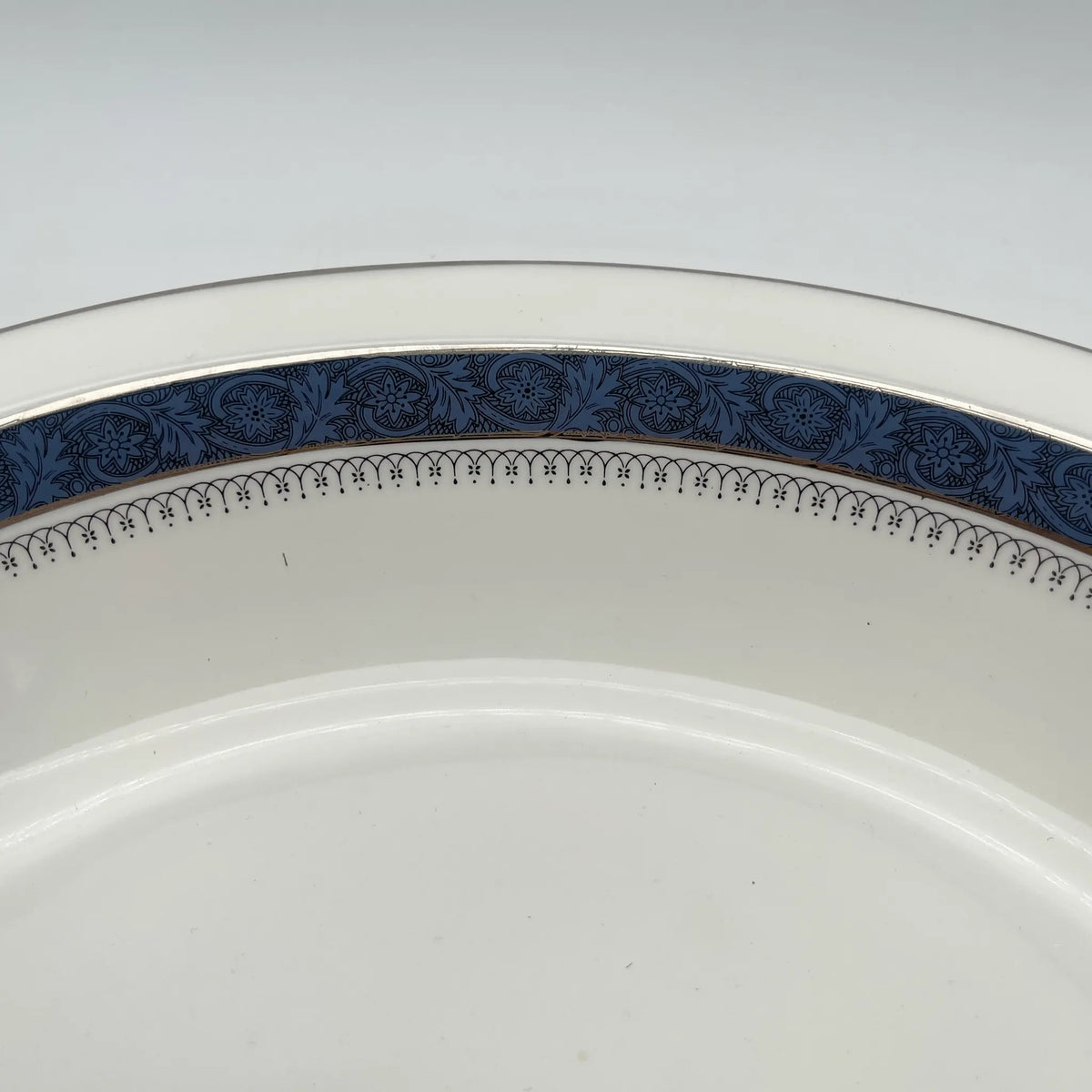 Royal Doulton / Oval serving bowl (large bowl) / Sherbrooke / 1970-1990s / Fine Bone China / England / Silver, acanthus, blue, Western tableware, dessert plate / [Vintage]