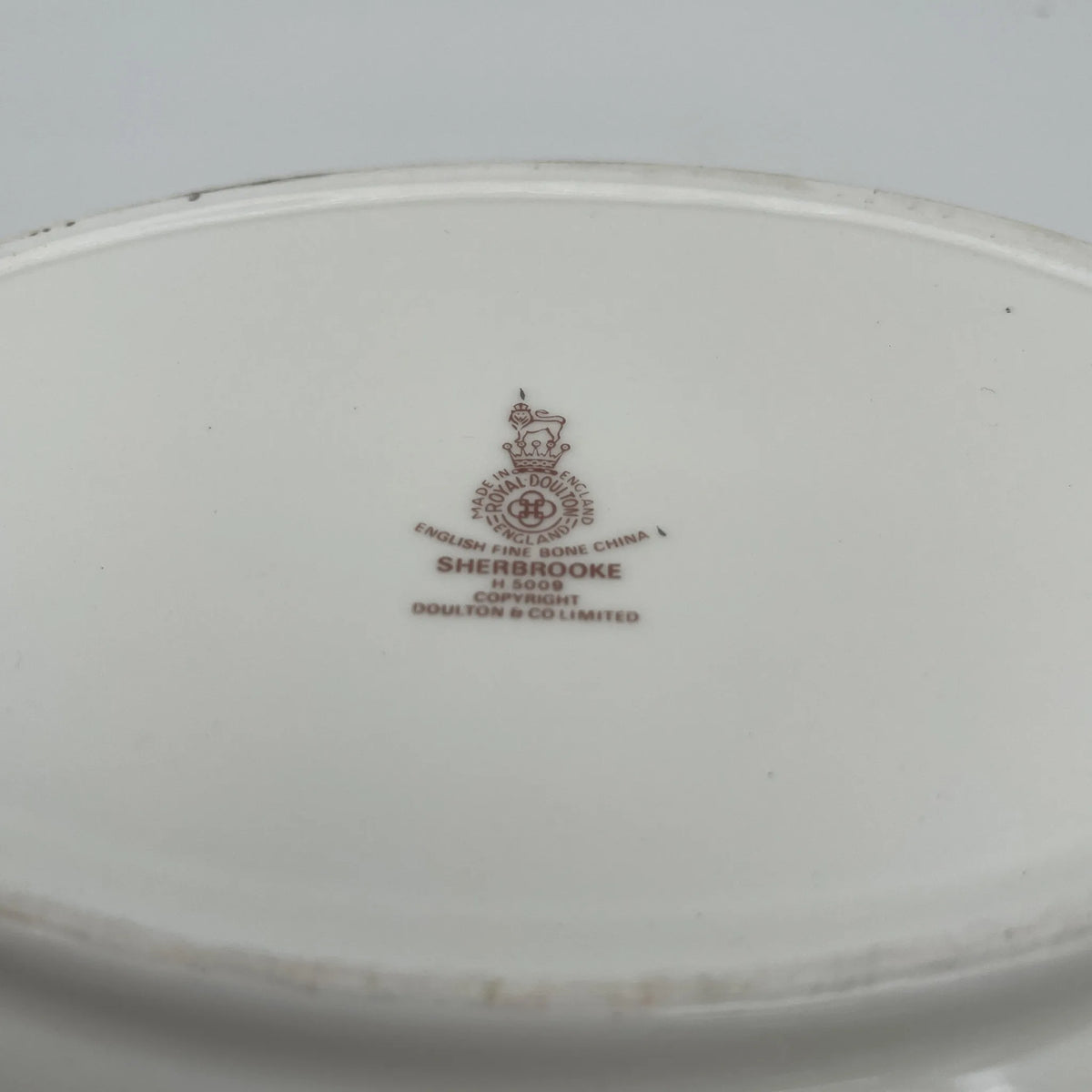 Royal Doulton / Oval serving bowl (large bowl) / Sherbrooke / 1970-1990s / Fine Bone China / England / Silver, acanthus, blue, Western tableware, dessert plate / [Vintage]