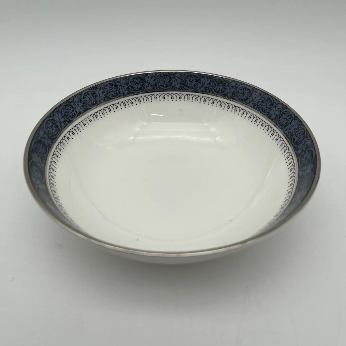 Royal Doulton (ロイヤルドルトン) / シリアルボウル (中鉢) / Sherbrooke / 1970-1990年代 / Fine Bone China / イギリス / 銀彩, アカンサス,ブルー,洋食器,サラダプレート / [ビンテージ]