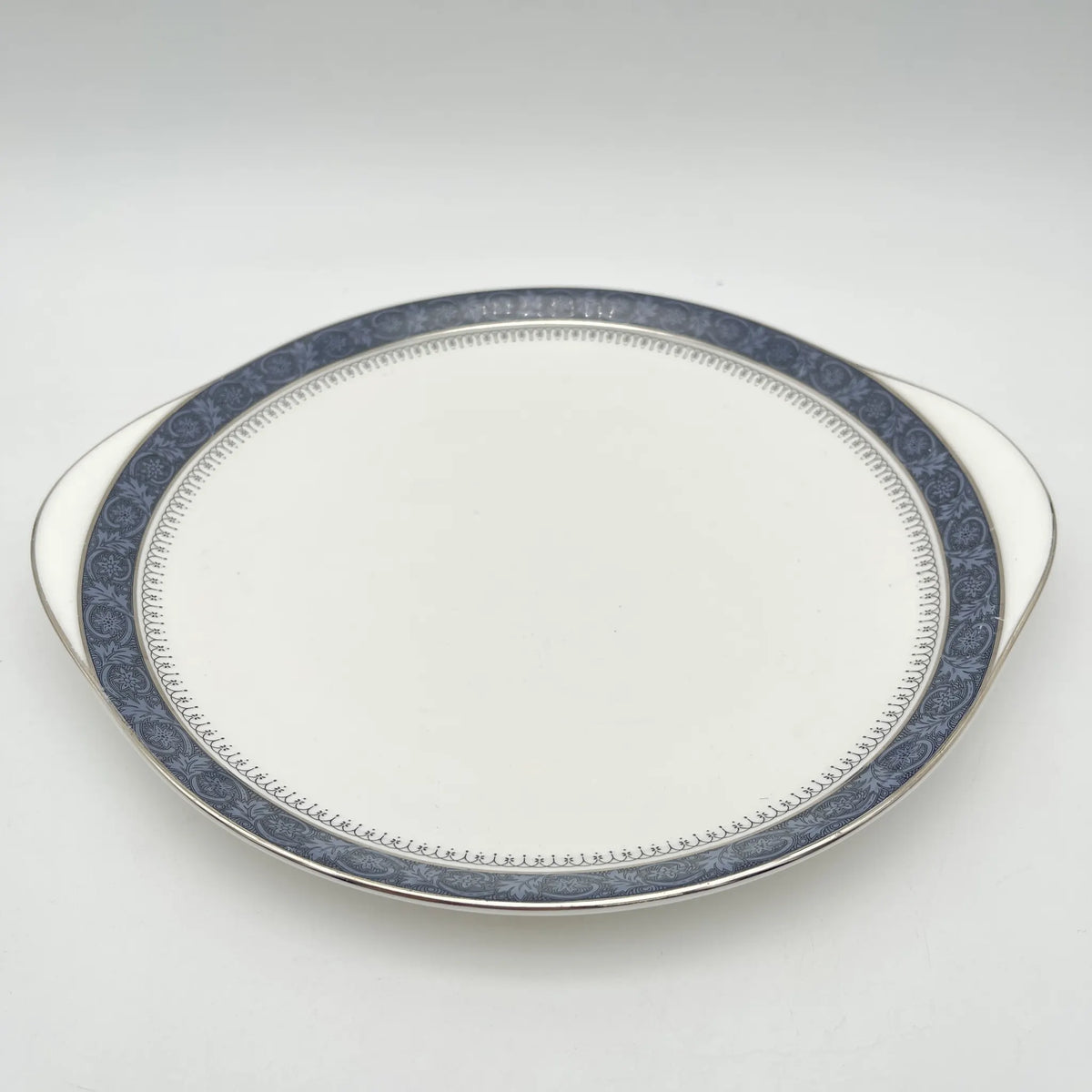 Royal Doulton / Serving plate (large plate) / Sherbrooke / 1970-1990s / Fine Bone China / England / Silver, acanthus, blue, Western tableware, dessert plate, pasta plate, curry plate / [Vintage]