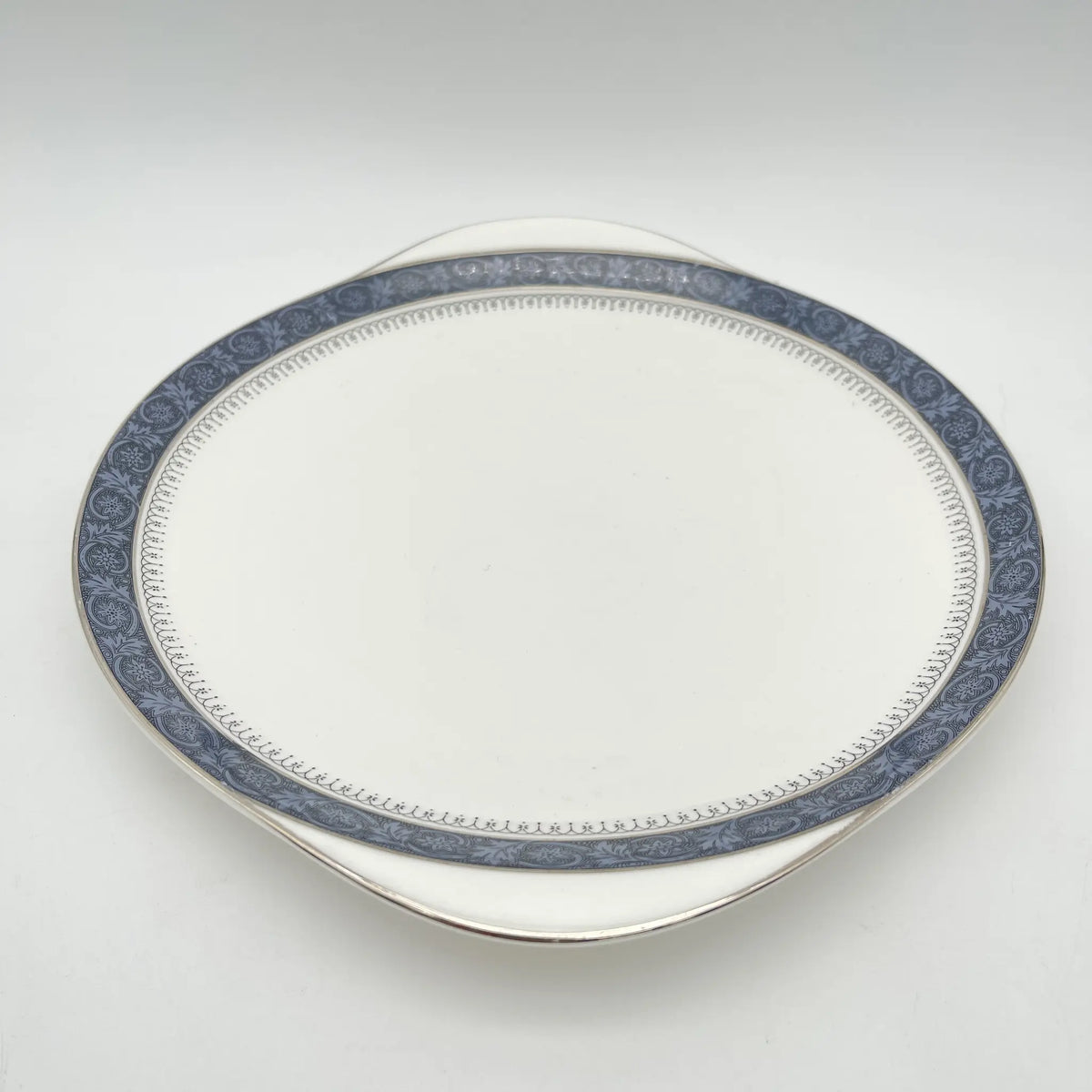 Royal Doulton / Serving plate (large plate) / Sherbrooke / 1970-1990s / Fine Bone China / England / Silver, acanthus, blue, Western tableware, dessert plate, pasta plate, curry plate / [Vintage]
