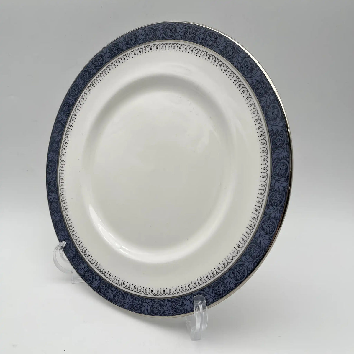 Royal Doulton (ロイヤルドルトン) / ディナープレート (中皿) / Sherbrooke / 1970-1990年代 / Fine Bone China / イギリス / 銀彩, アカンサス,ブルー,洋食器,デザートプレート,パスタ皿,カレー皿 / [ビンテージ]