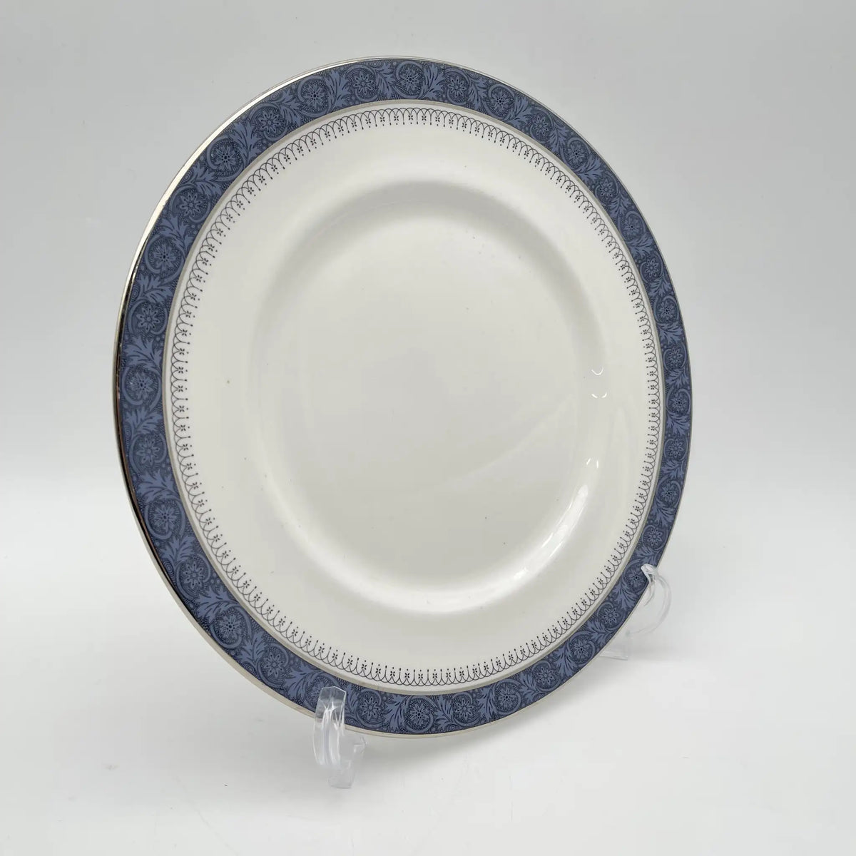 Royal Doulton / Dinner plate (medium plate) / Sherbrooke / 1970-1990s / Fine Bone China / England / Silver, acanthus, blue, Western tableware, dessert plate, pasta plate, curry plate / [Vintage]