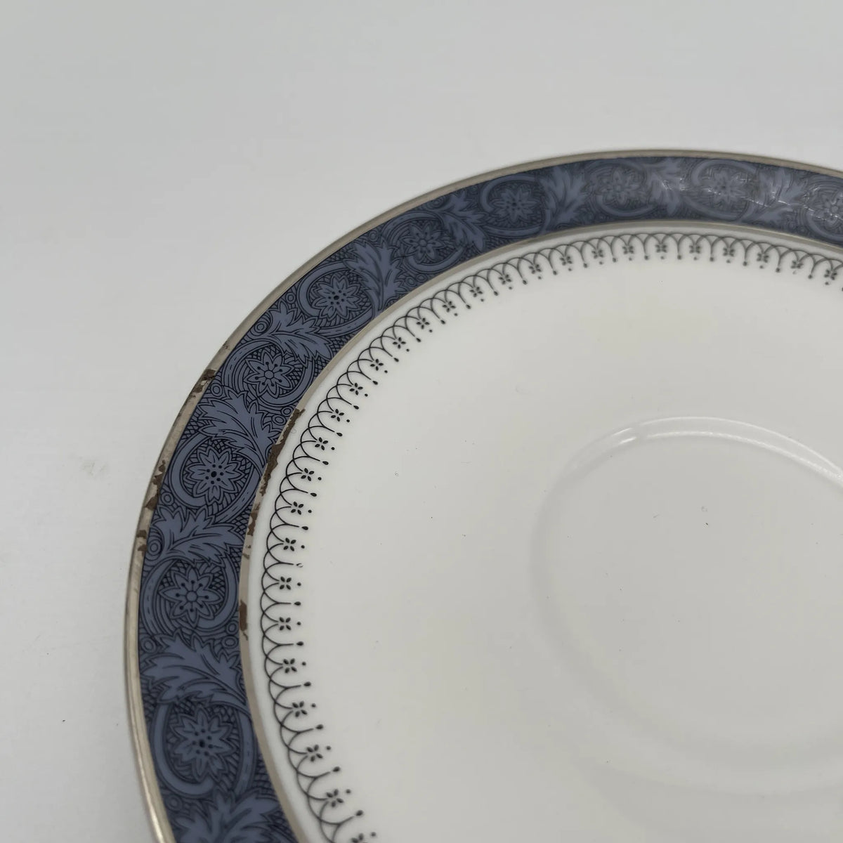 Royal Doulton（皇家道尔顿）/三重奏（c&s +甜点盘）/ Sherbrooke / 1970-1990年代/ Fine Bone China /英国/ 杯和碟，银彩，簕菜，蓝色，西式餐具/[复古]