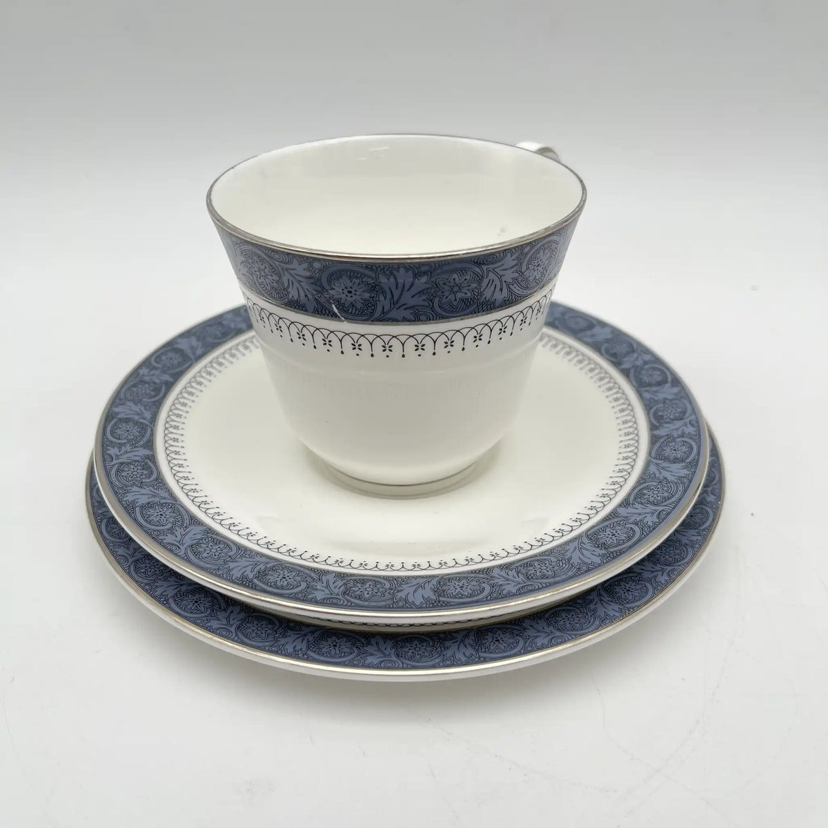 Royal Doulton（皇家道尔顿）/三重奏（c&s +甜点盘）2p / Sherbrooke / 1970-1990年代/ Fine Bone China /英国/ 杯和碟，银彩，簕菜，蓝色，西式餐具，2件套/[复古]
