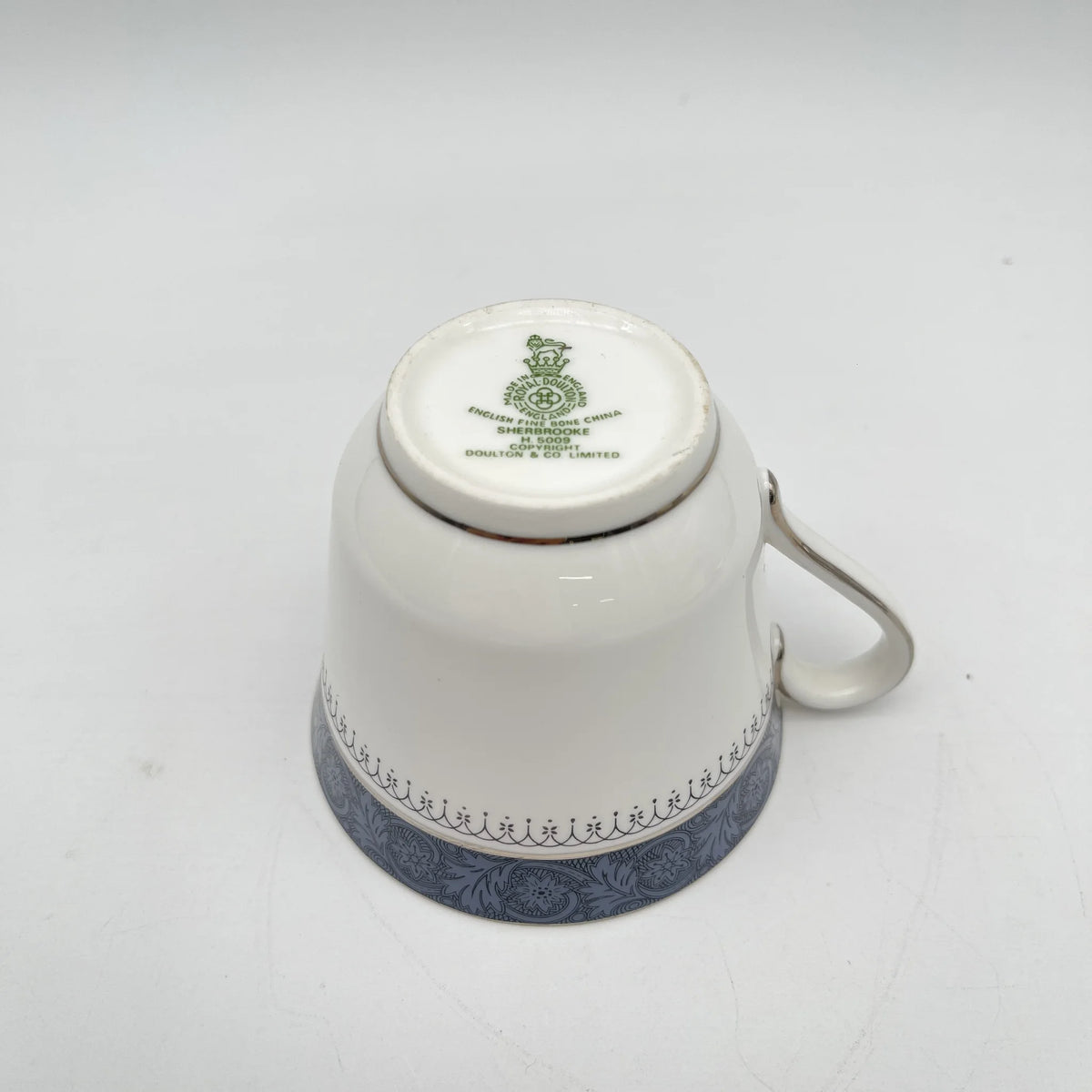 Royal Doulton（皇家道尔顿）/三重奏（c&s +甜点盘）2p / Sherbrooke / 1970-1990年代/ Fine Bone China /英国/ 杯和碟，银彩，簕菜，蓝色，西式餐具，2件套/[复古]