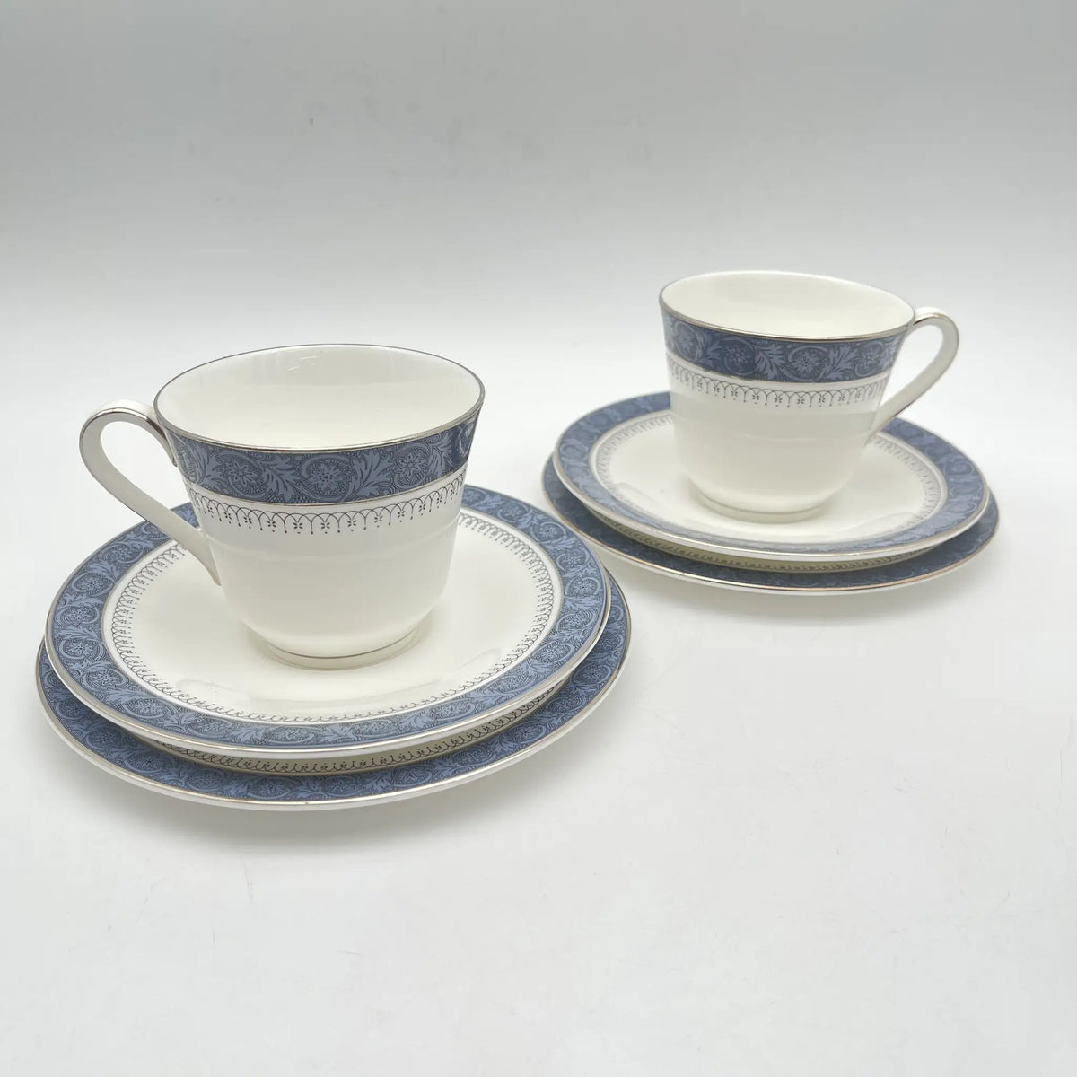 Royal Doulton (ロイヤルドルトン) / トリオ(C&S+デザートプレート)2P / Sherbrooke / 1970-1990年代 / Fine Bone China / イギリス / カップアンドソーサー,銀彩, アカンサス,ブルー,洋食器,2点セット / [ビンテージ]
