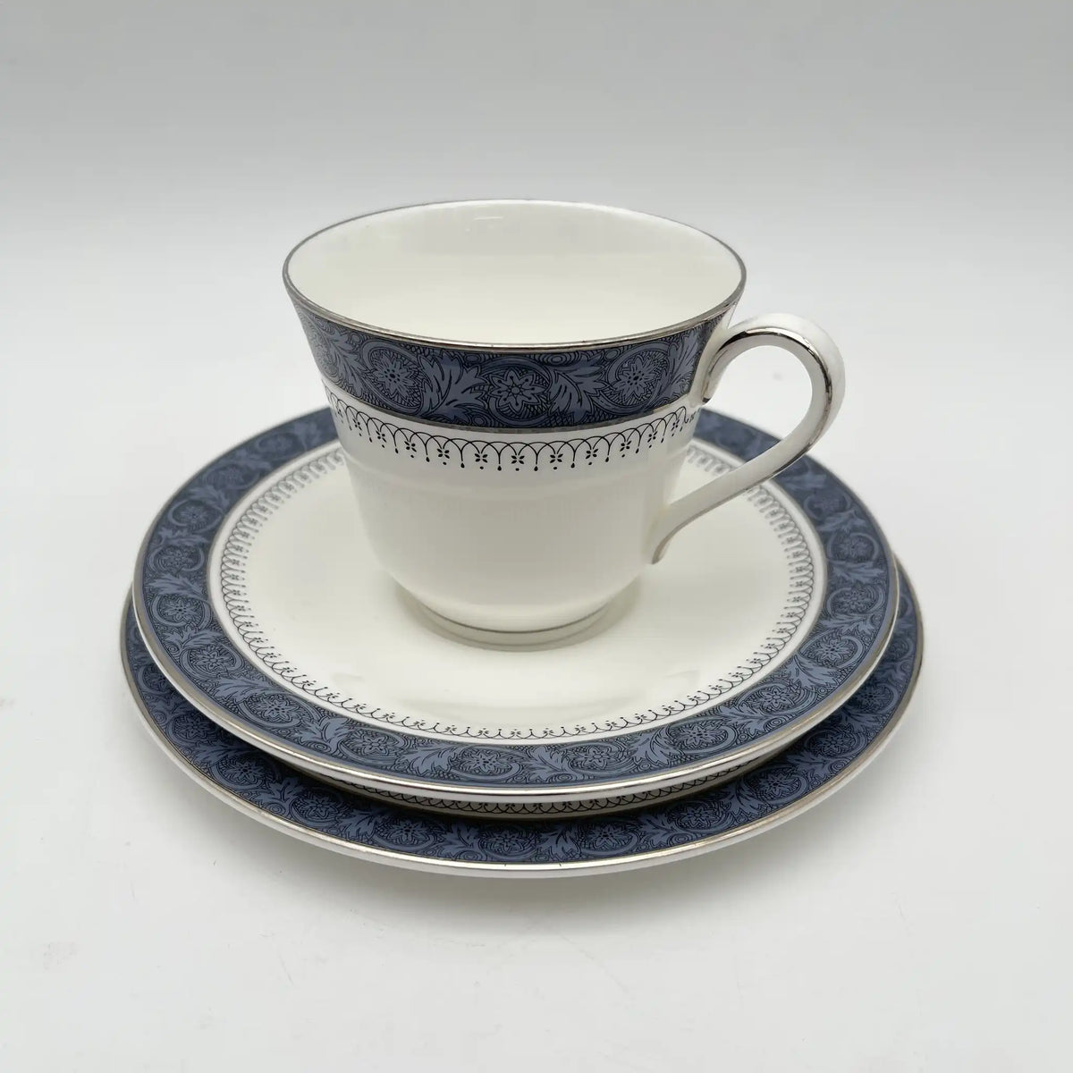 Royal Doulton（皇家道尔顿）/三重奏（c&s +甜点盘）2p / Sherbrooke / 1970-1990年代/ Fine Bone China /英国/ 杯和碟，银彩，簕菜，蓝色，西式餐具，2件套/[复古]
