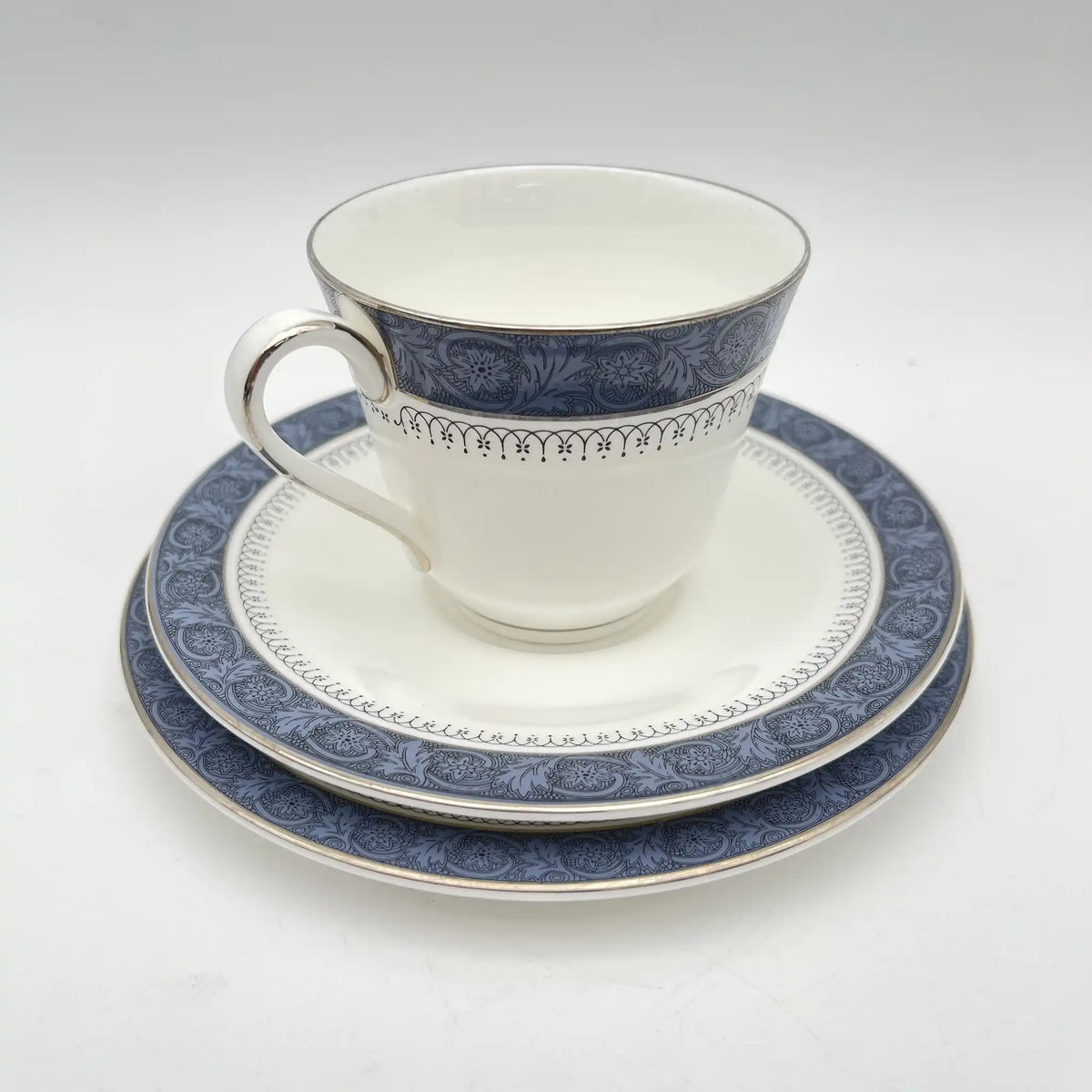 Royal Doulton（皇家道尔顿）/三重奏（c&s +甜点盘）2p / Sherbrooke / 1970-1990年代/ Fine Bone China /英国/ 杯和碟，银彩，簕菜，蓝色，西式餐具，2件套/[复古]