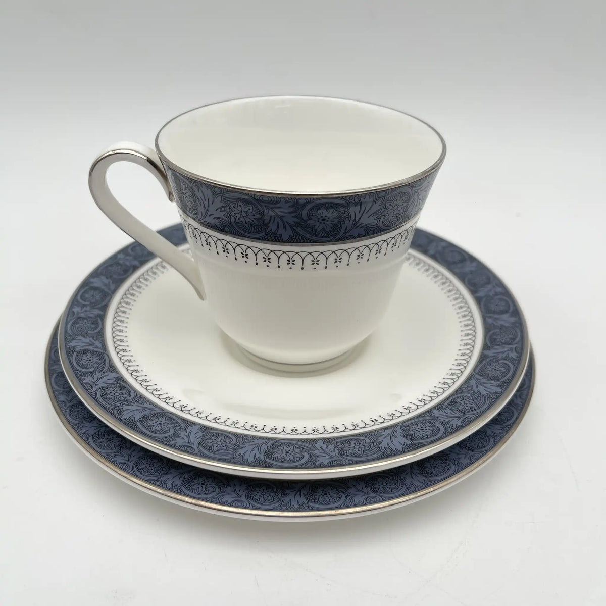 Royal Doulton（皇家道尔顿）/三重奏（c&s +甜点盘）2p / Sherbrooke / 1970-1990年代/ Fine Bone China /英国/ 杯和碟，银彩，簕菜，蓝色，西式餐具，2件套/[复古]